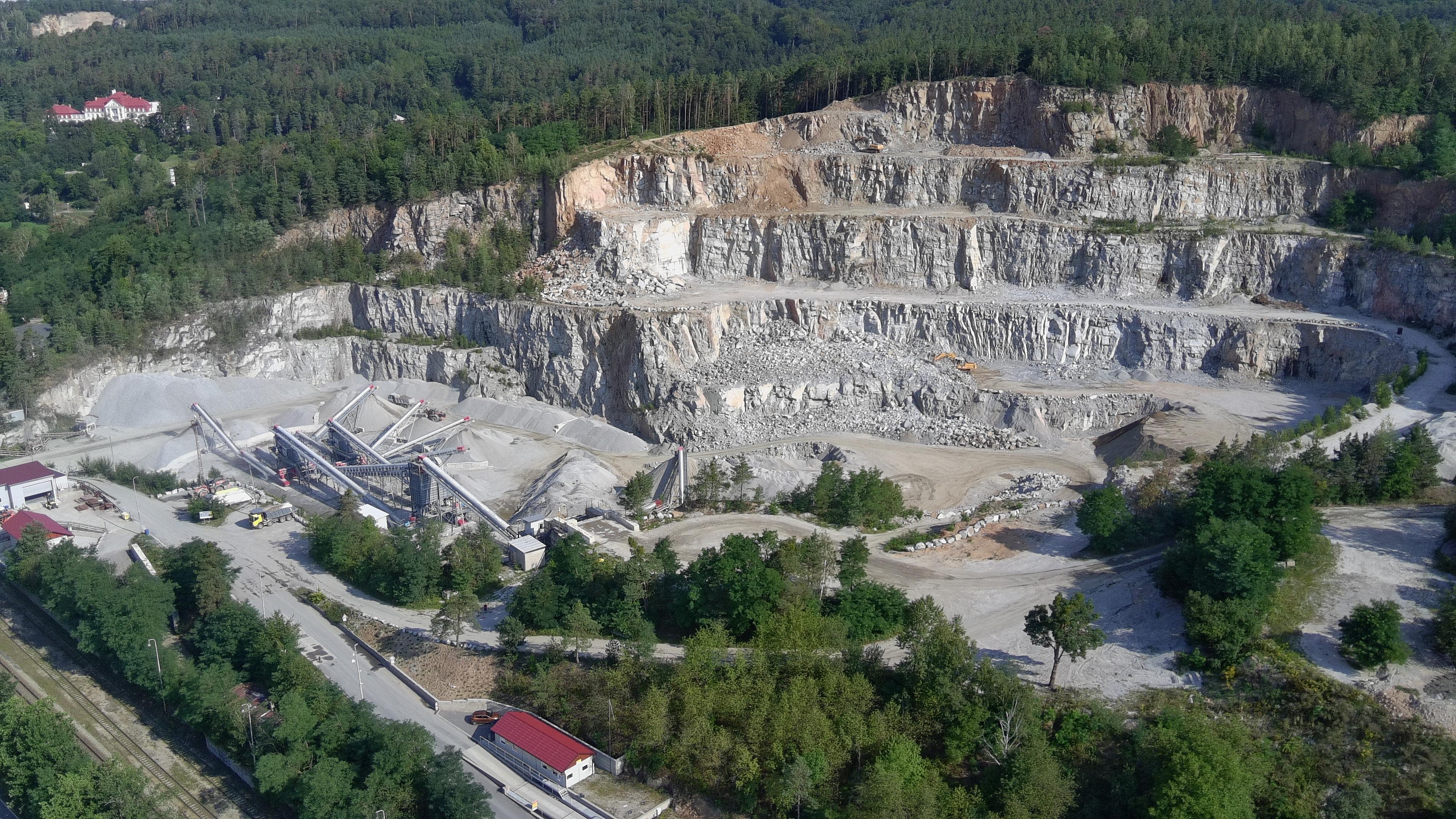 KÁMEN Zbraslav, a.s. - Kamenolom Krhanice foto 2