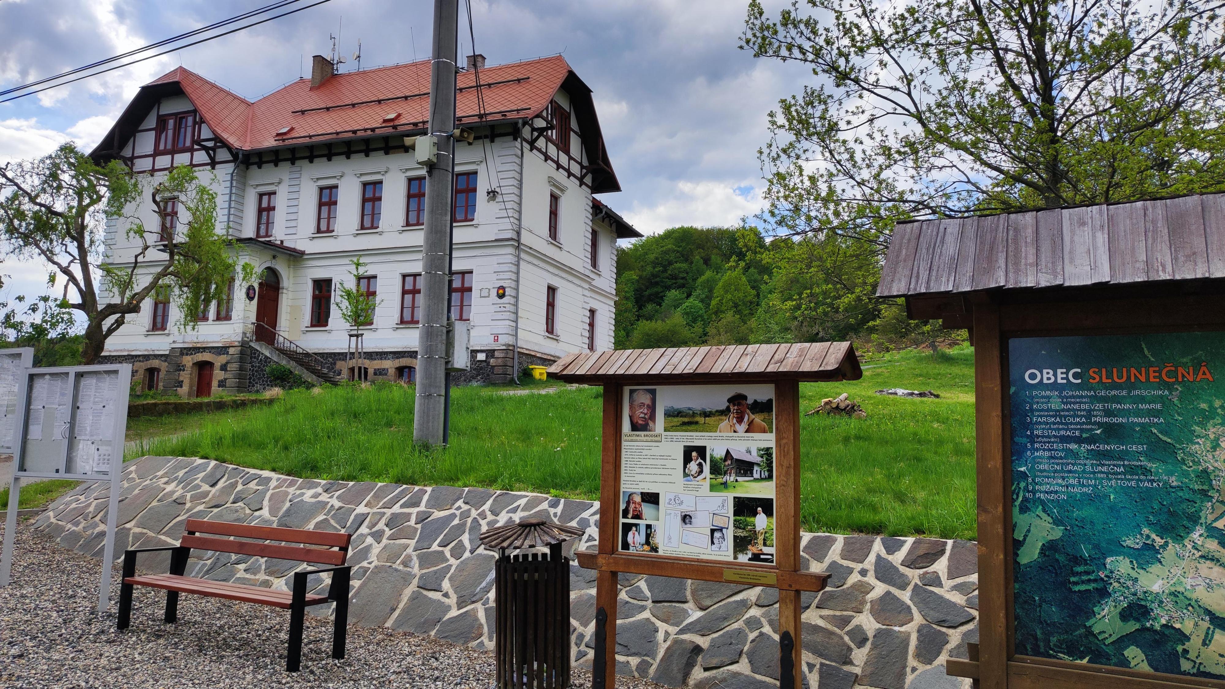Slunečná - obecní úřad foto 3