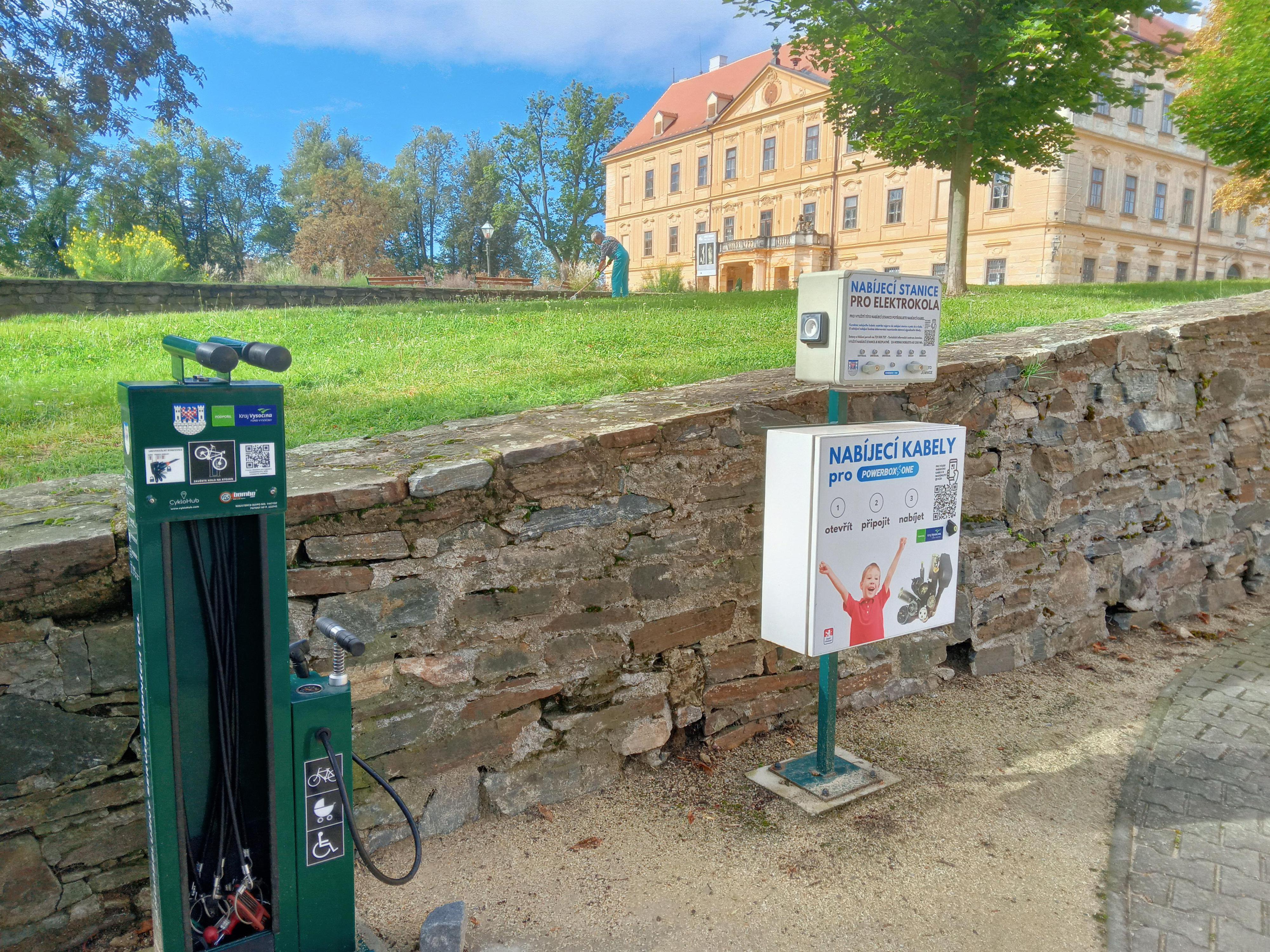 Nabíjecí stanice Turistické informační centrum Jemnice foto 4