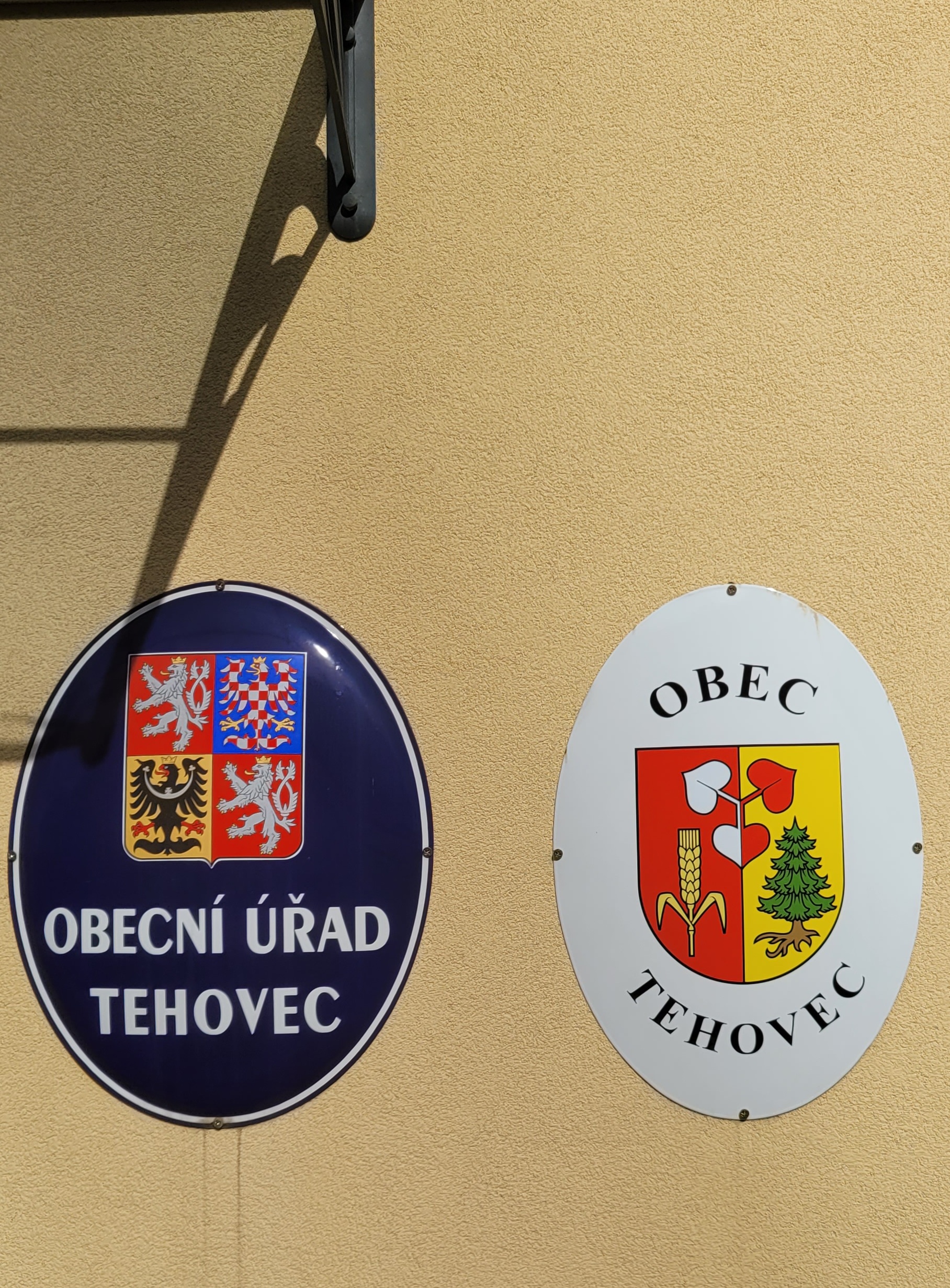 Tehovec - obecní úřad foto 2