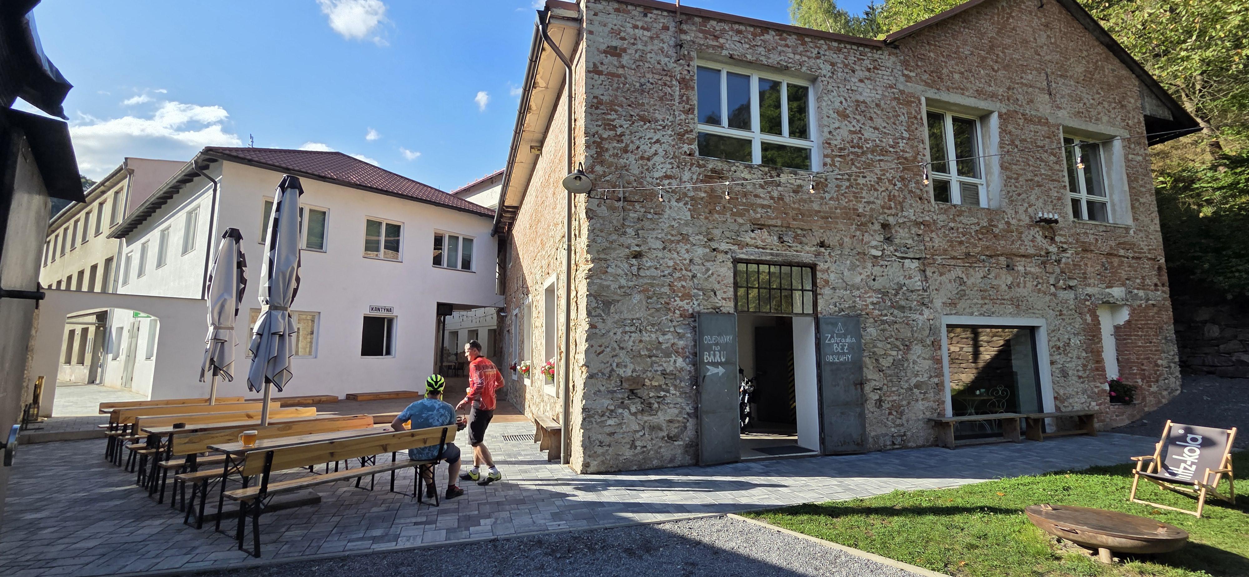 Hospoda v Továrně foto 3
