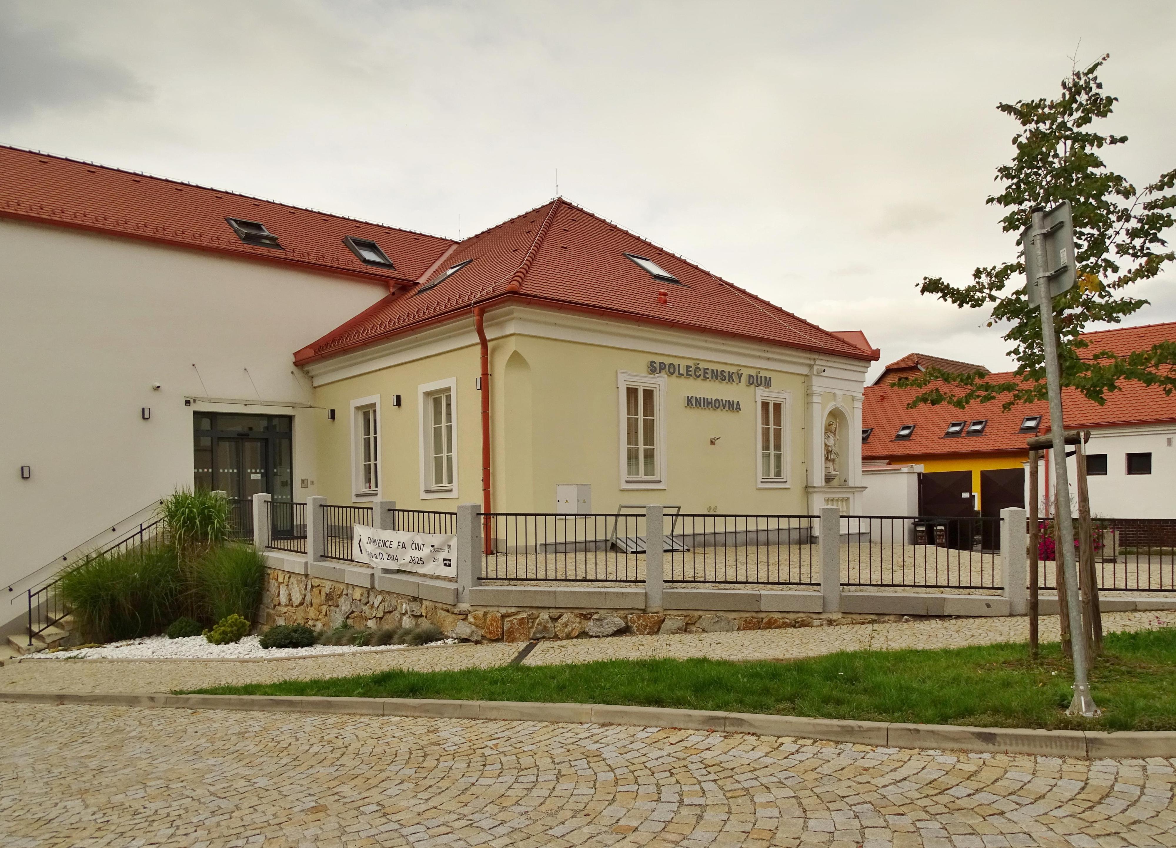 Místní knihovna Vranov nad Dyjí foto 5