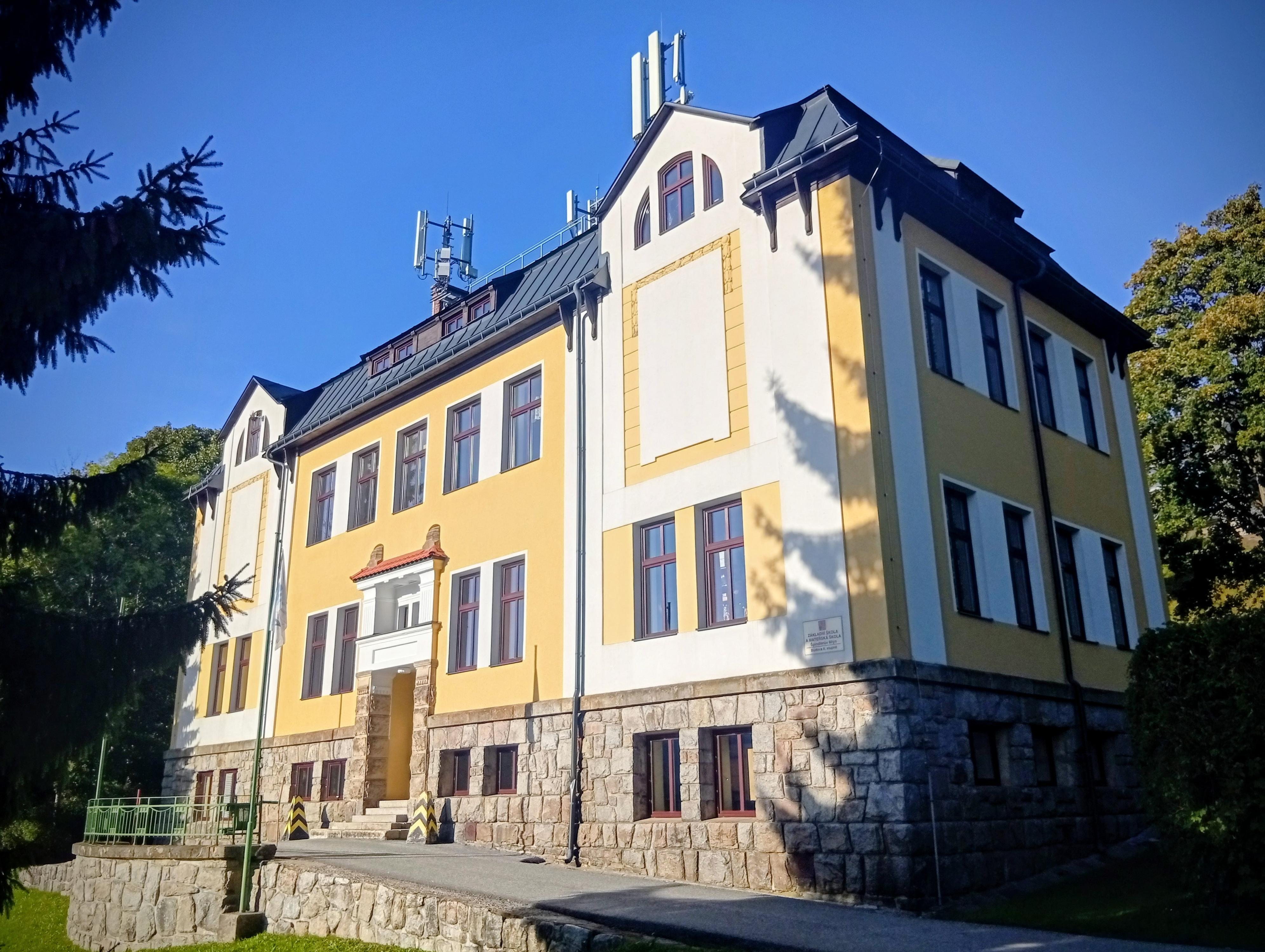 Základní škola a mateřská škola Špindlerův Mlýn foto 2