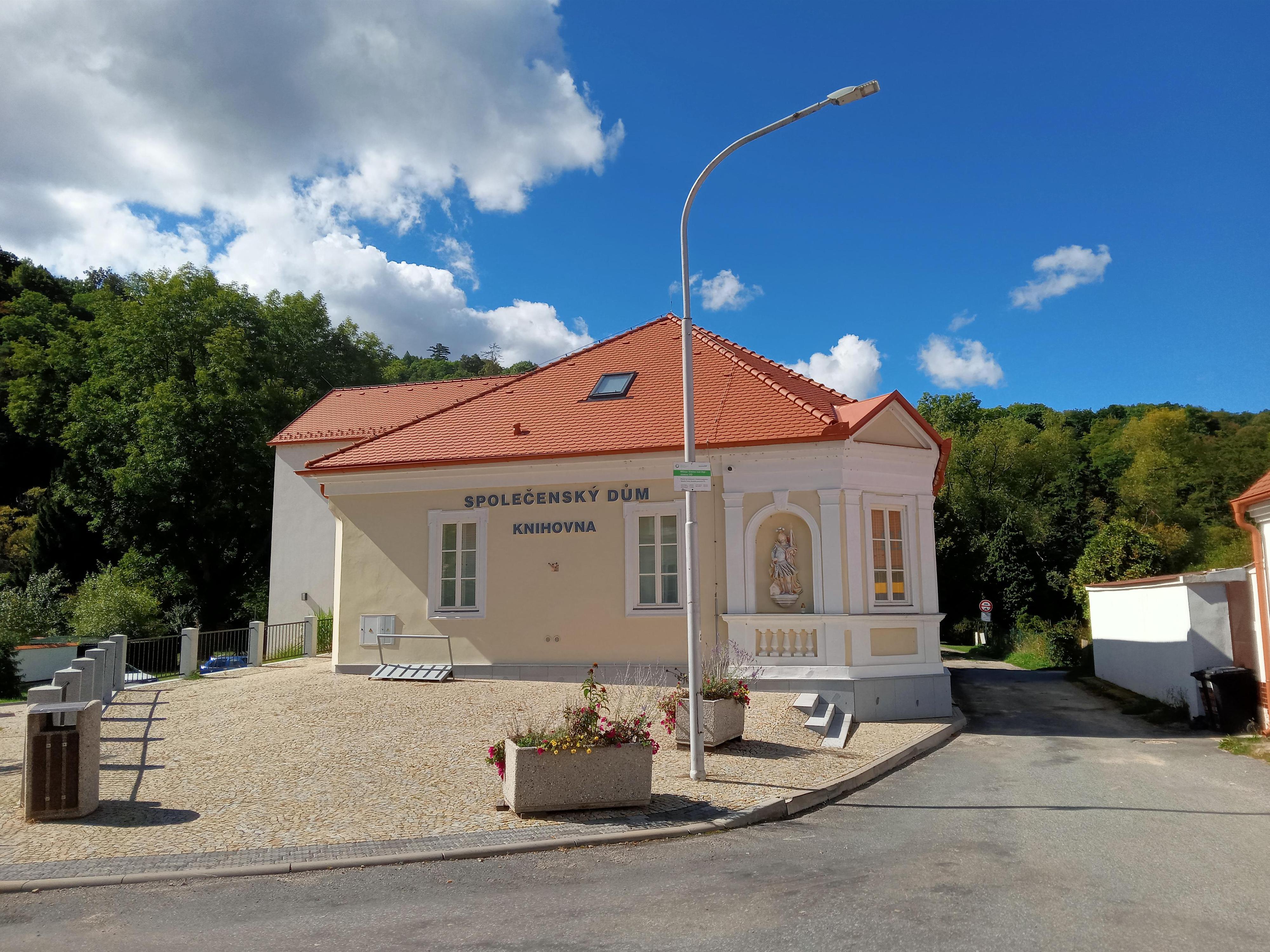 Společenský dům Vranov nad Dyjí foto 2