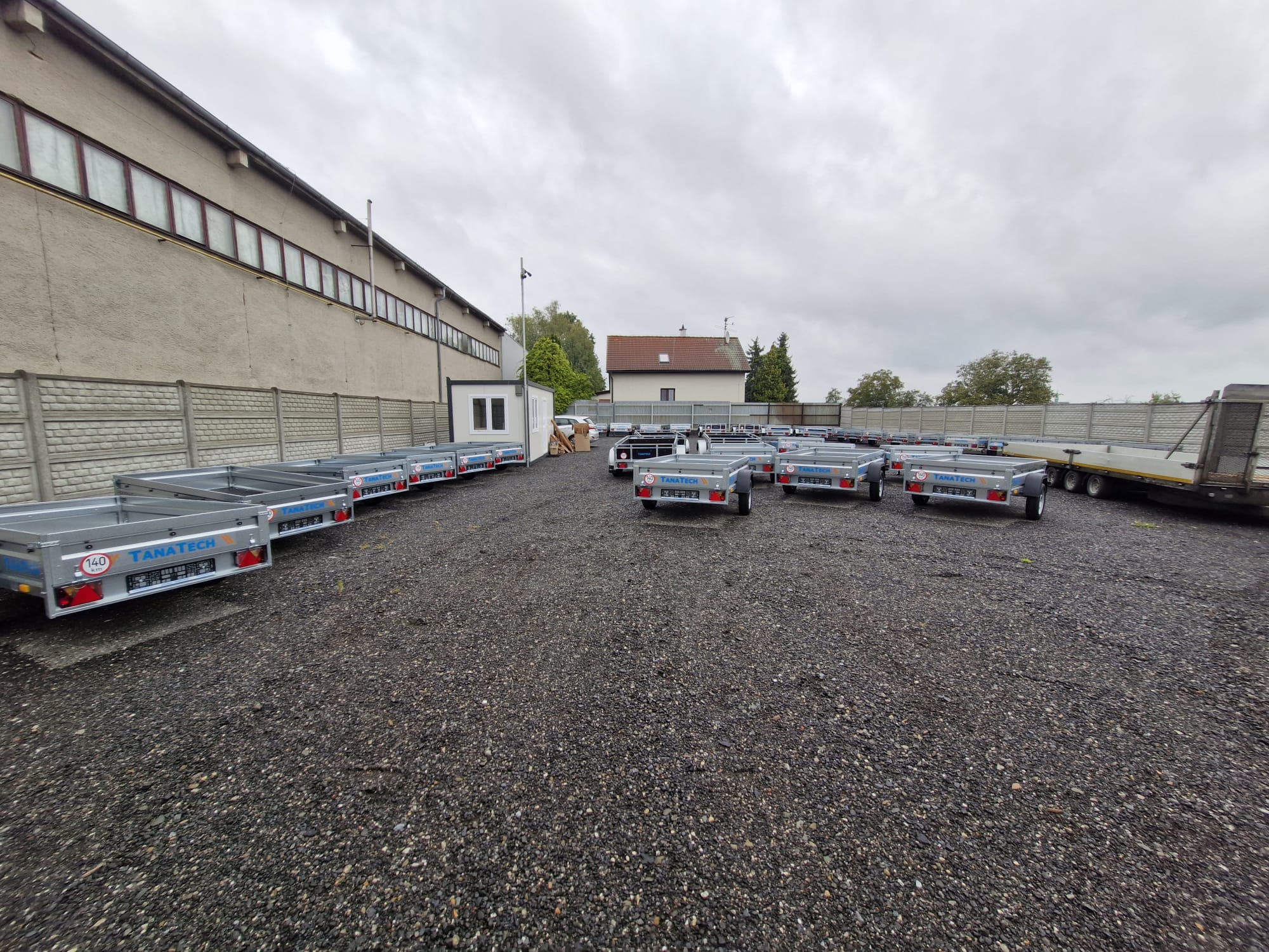 TANATECH - prodejna přívěsů foto 4