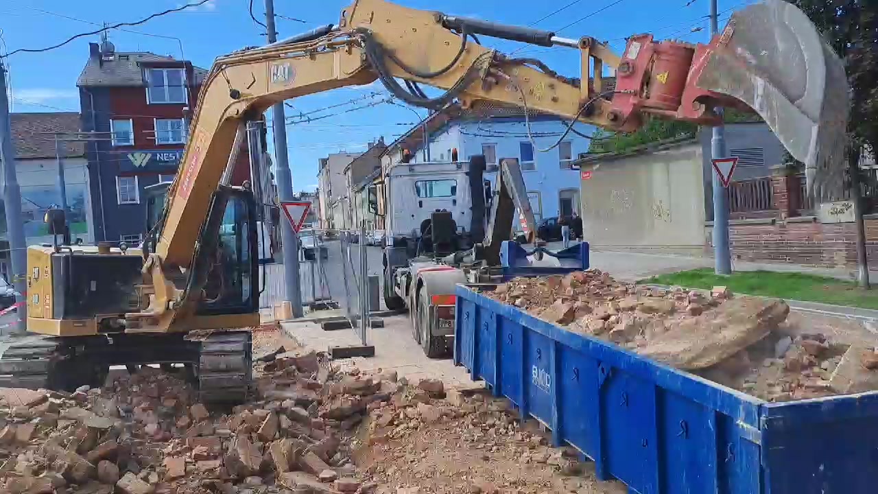 Demolice Liška foto 2 (náhled videa)