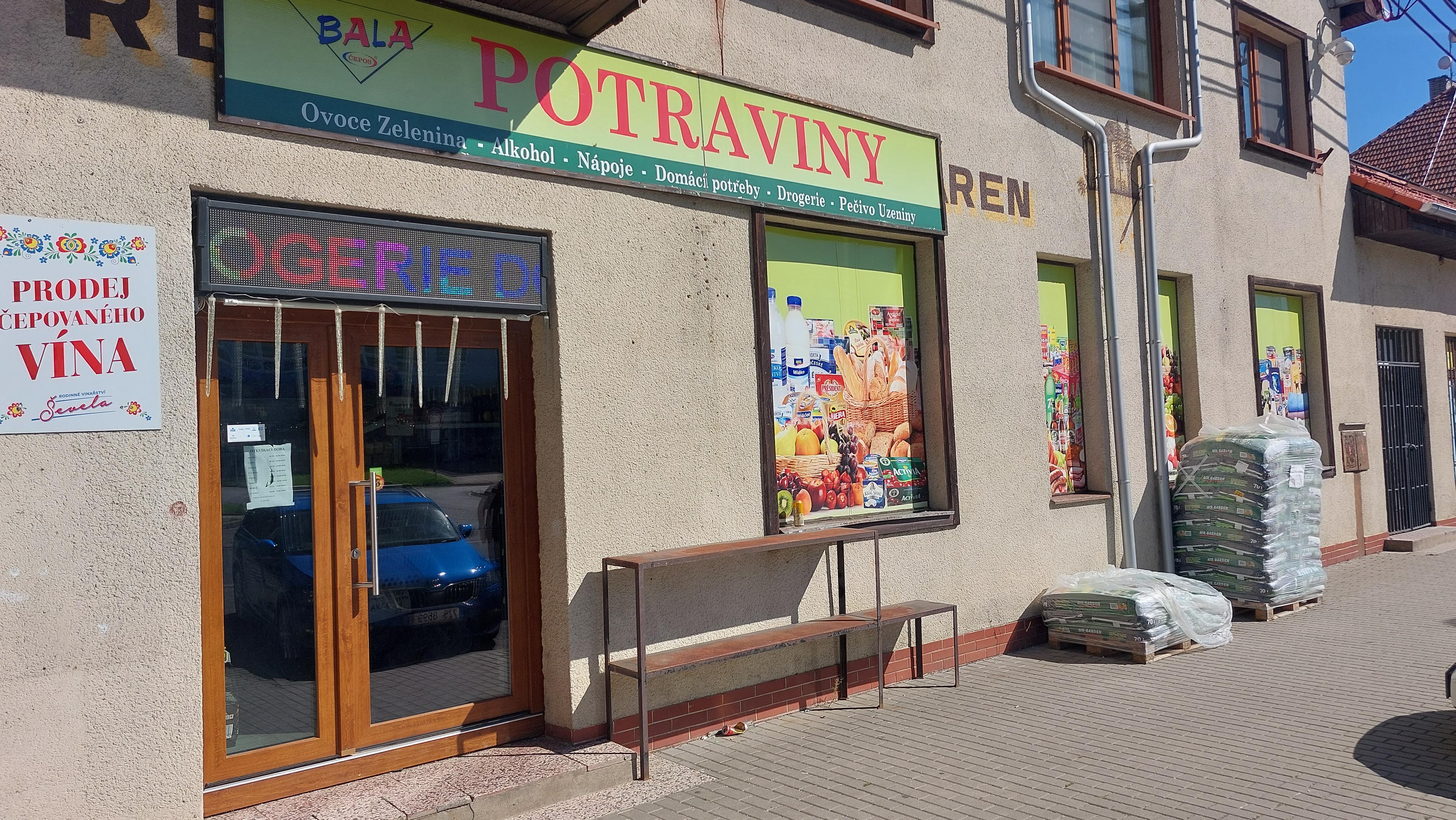 Potraviny nám. Em. Zahna foto 4