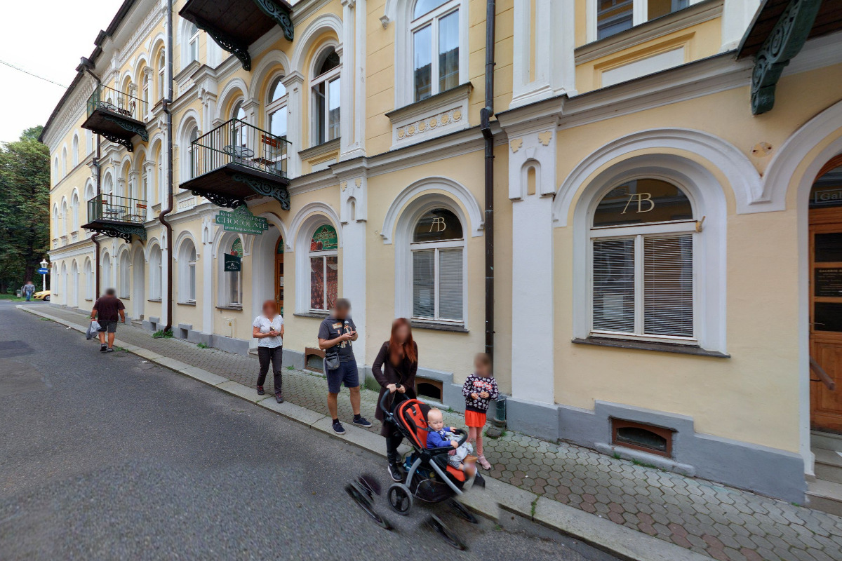 Koruna pralinech chocholate