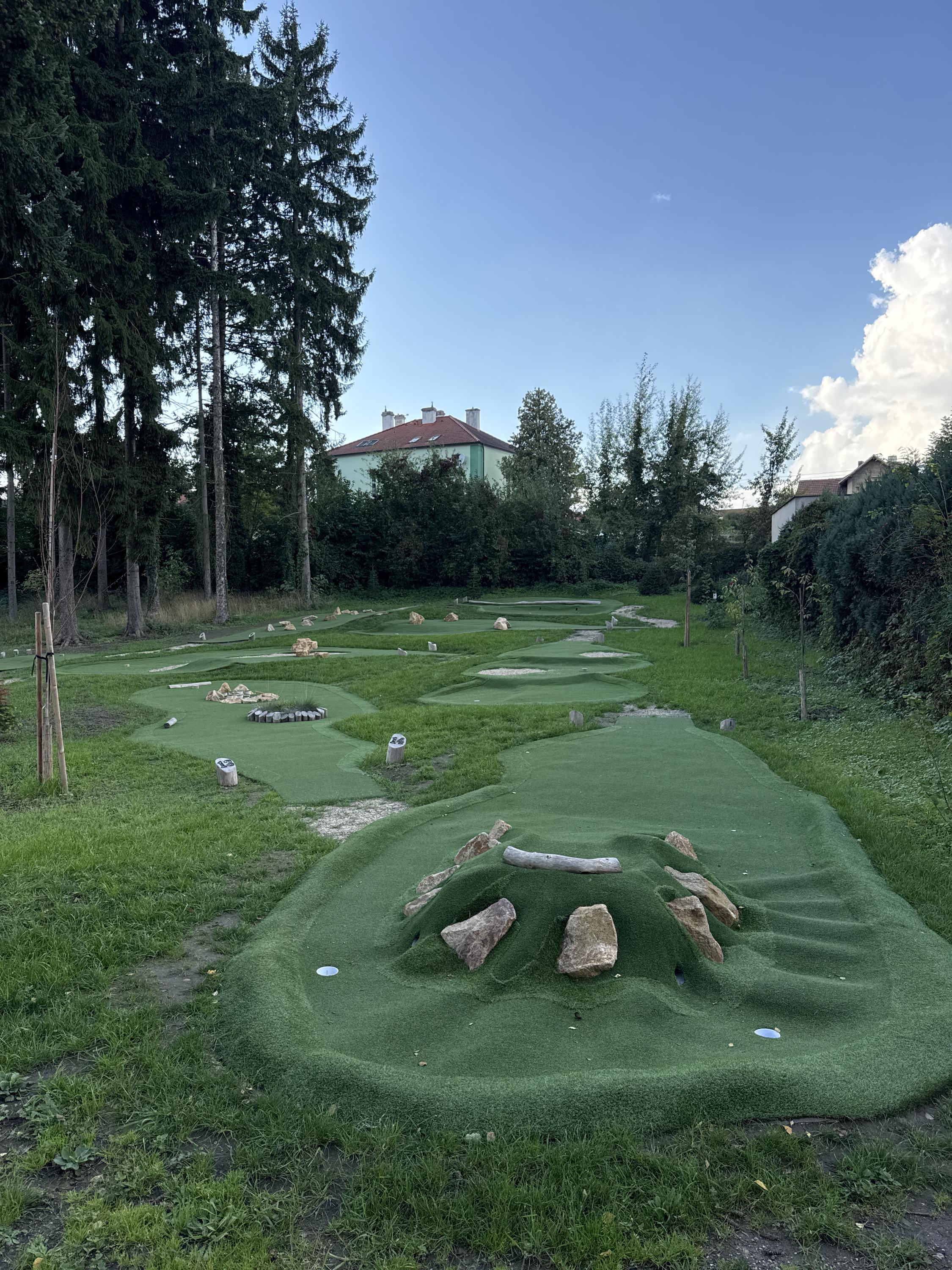 Adventure golf Kumpánova zahrada foto 2