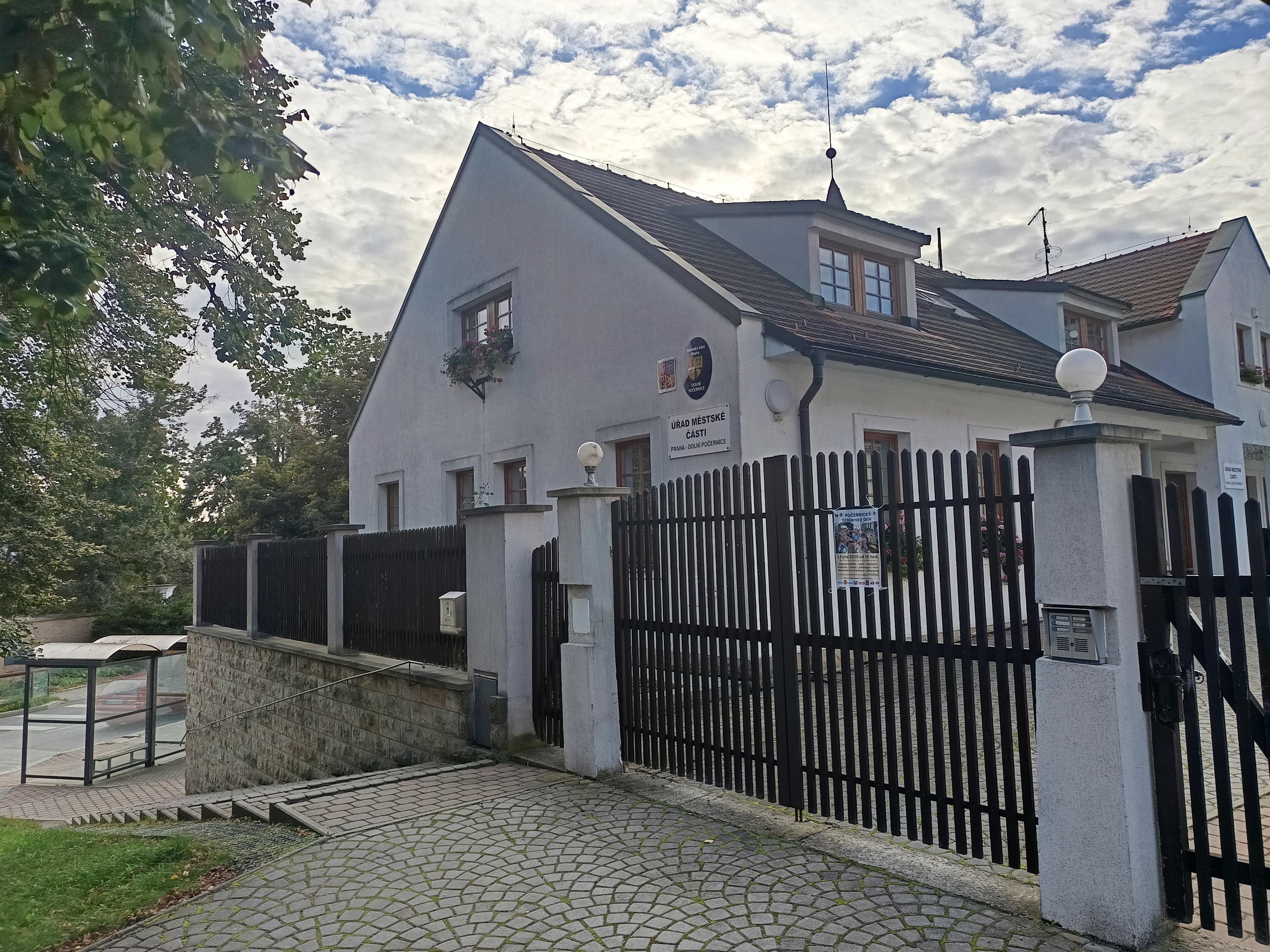 Úřad městské části Praha-Dolní Počernice foto 4