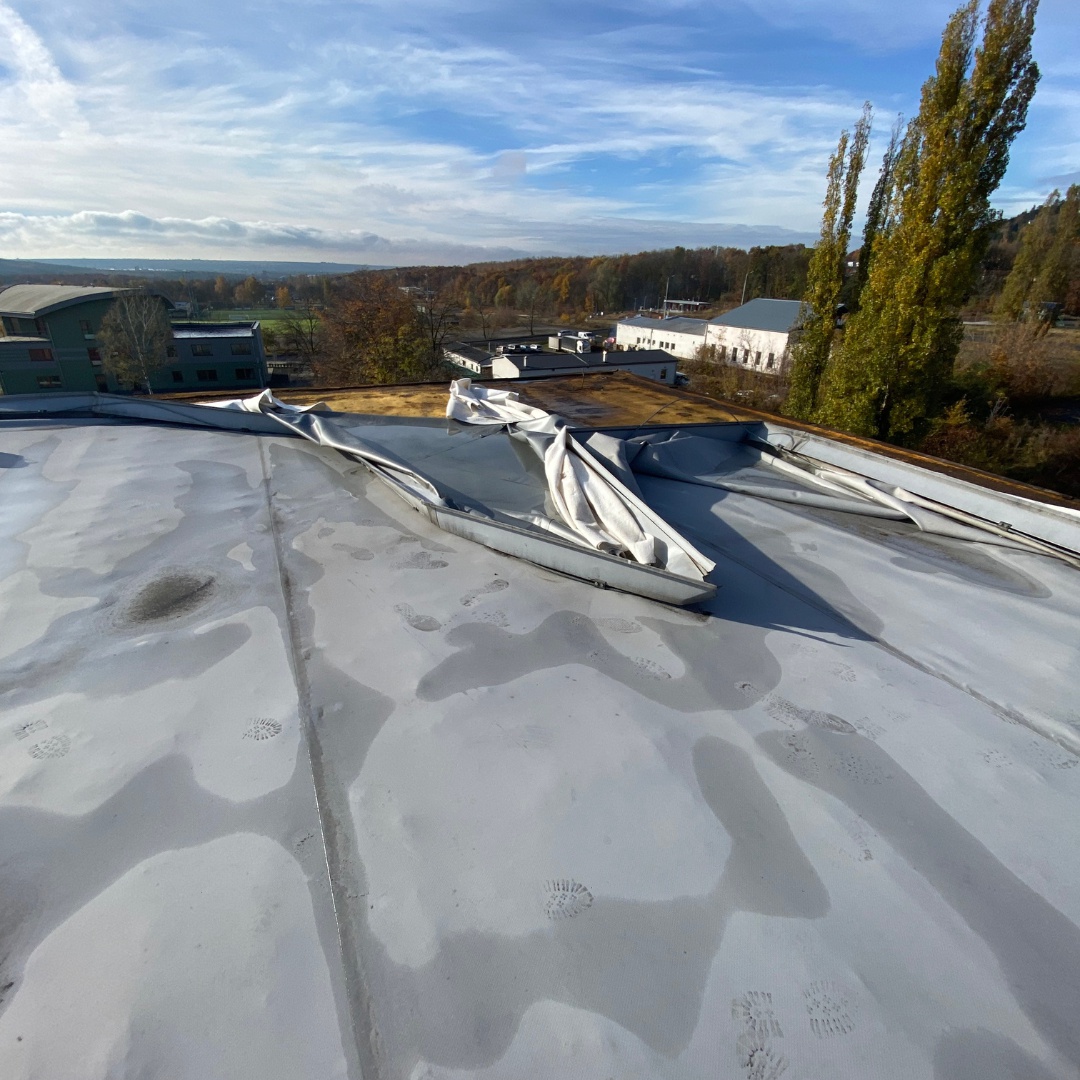 Pravidelná kontrola vaší ploché střechy