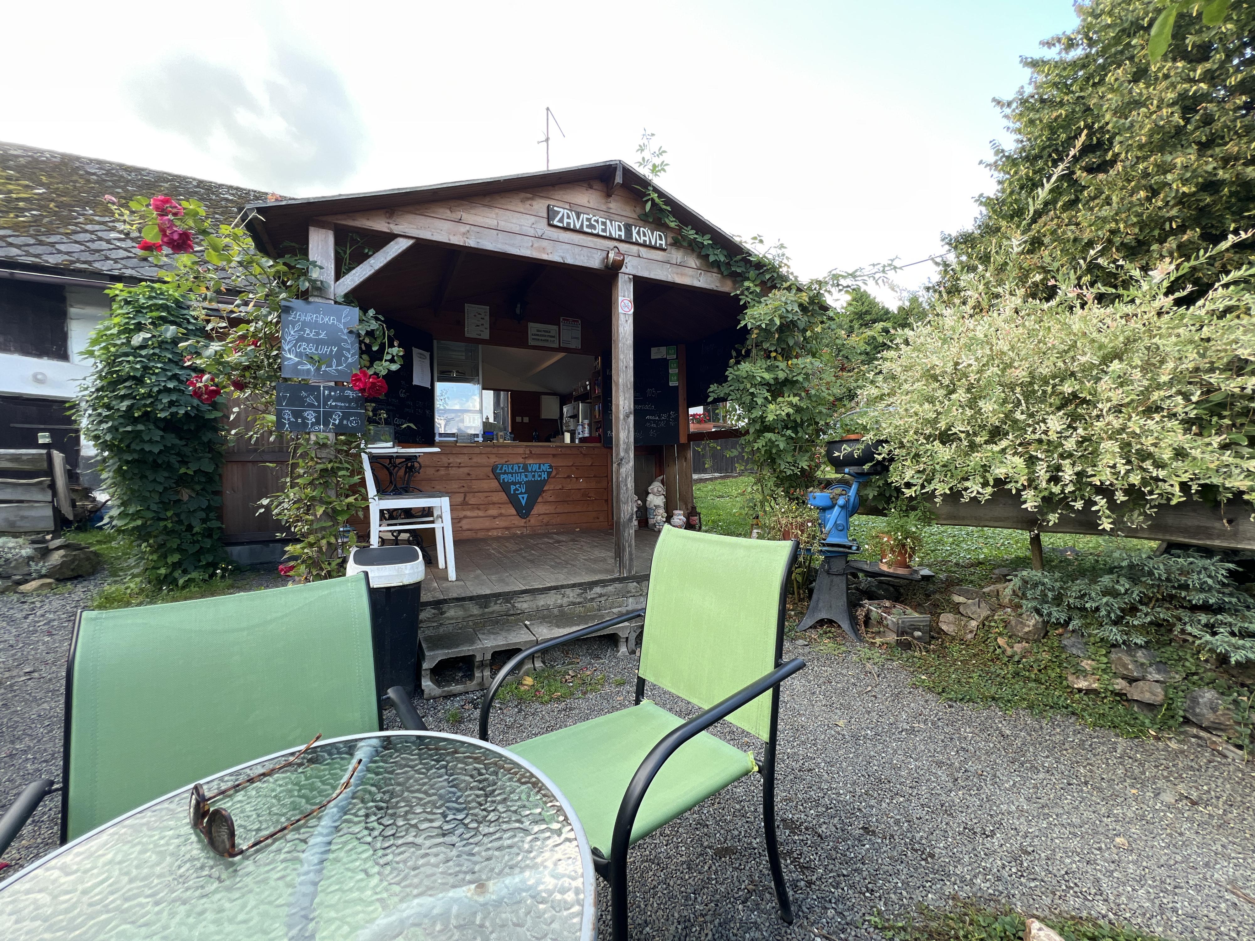 Zavěšená káva Míšov