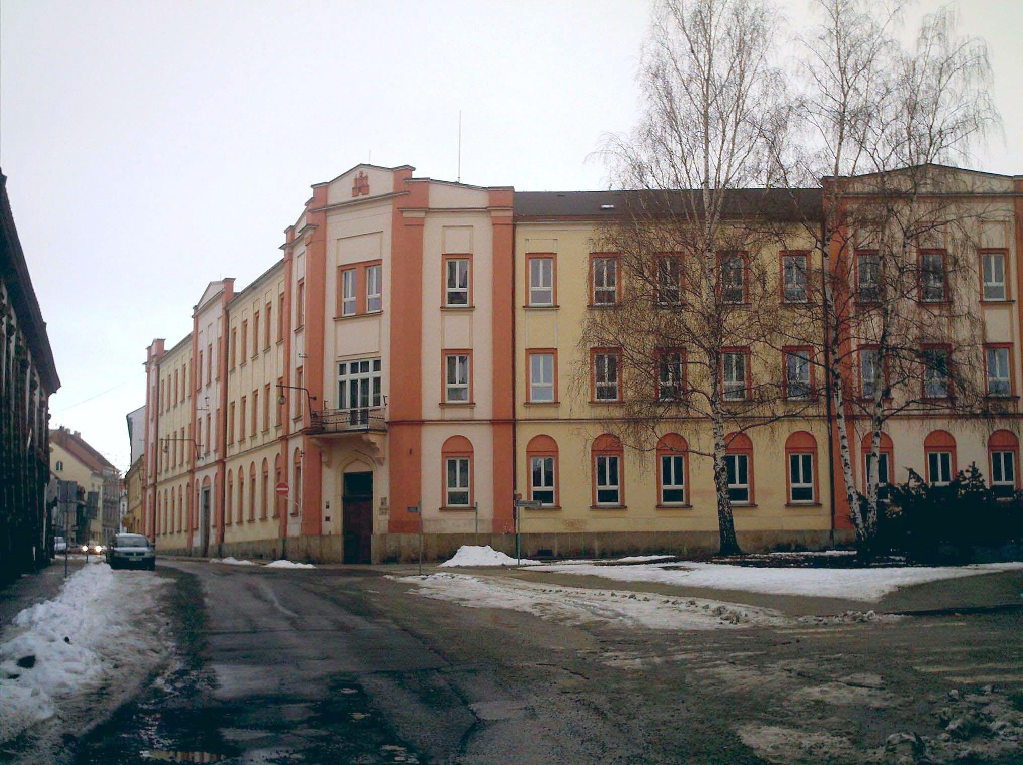 Obchodní akademie, Česká Lípa, náměstí Osvobození 422 foto 3