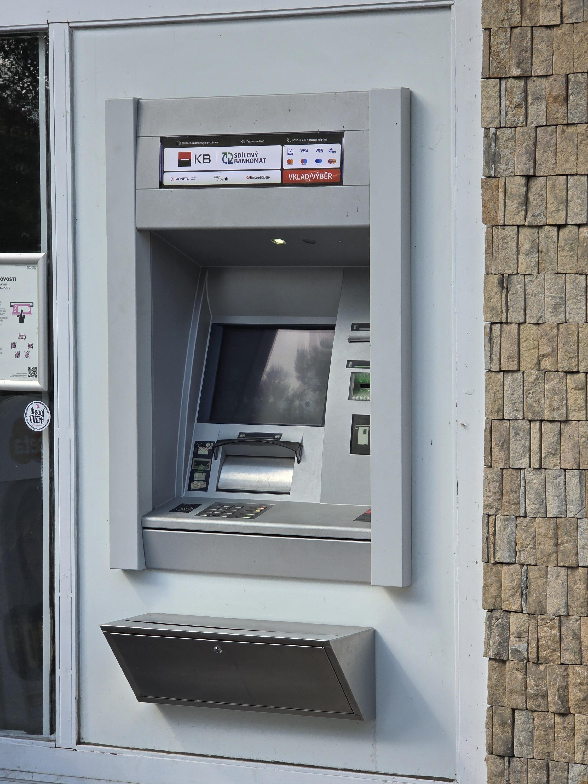 Bankomat Komerční banky foto 2