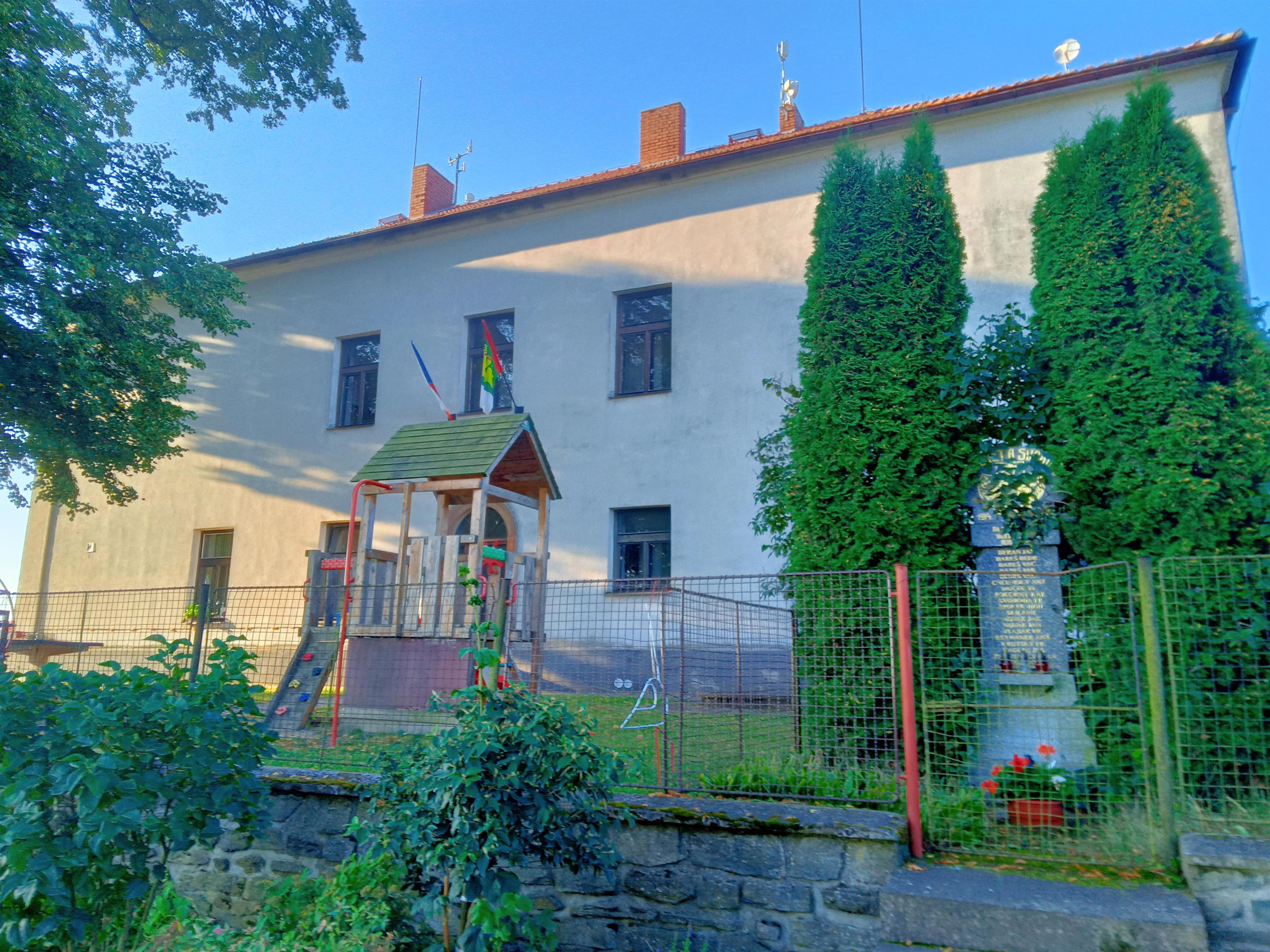 Obec Podveky foto 2