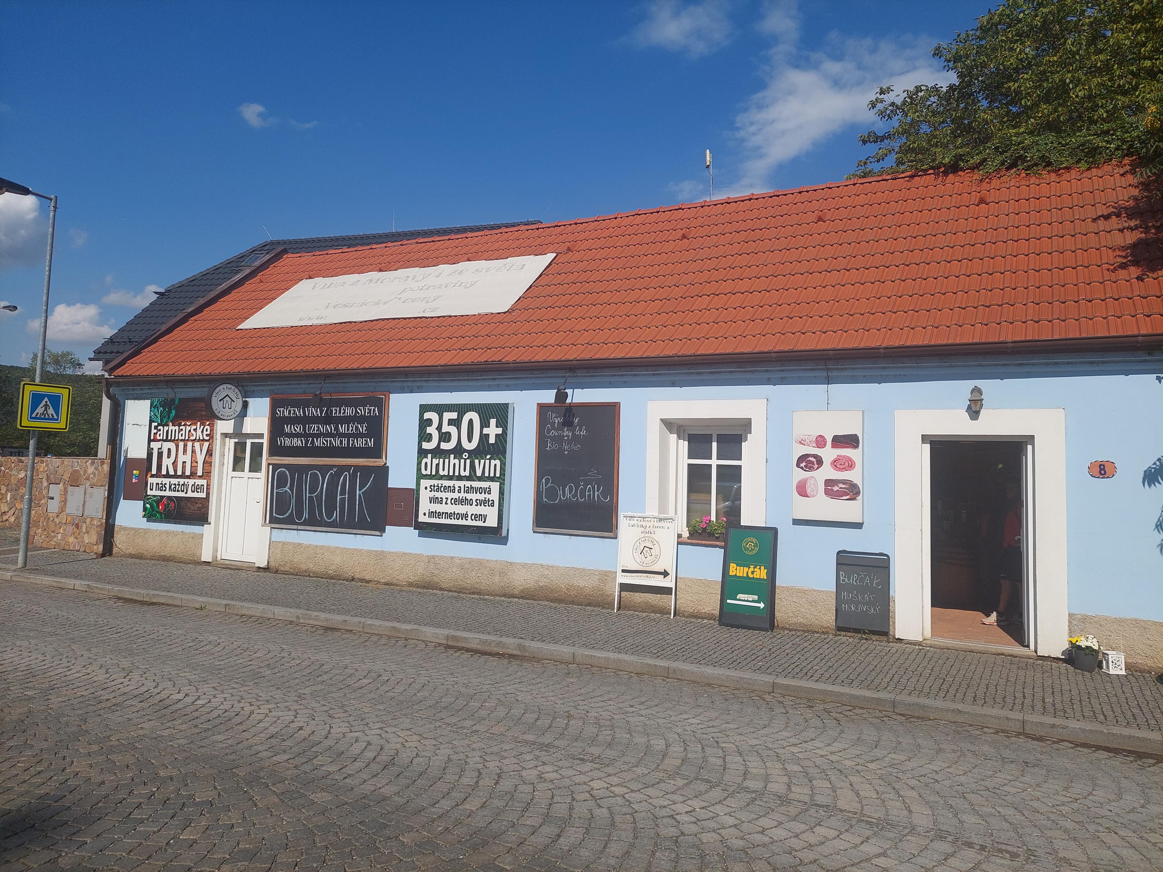 Víno a lahůdky od sousedů foto 6