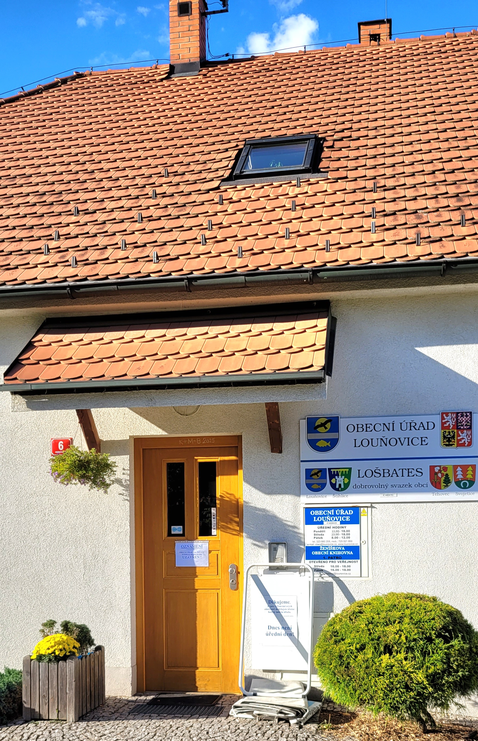 Louňovice - obecní úřad foto 1