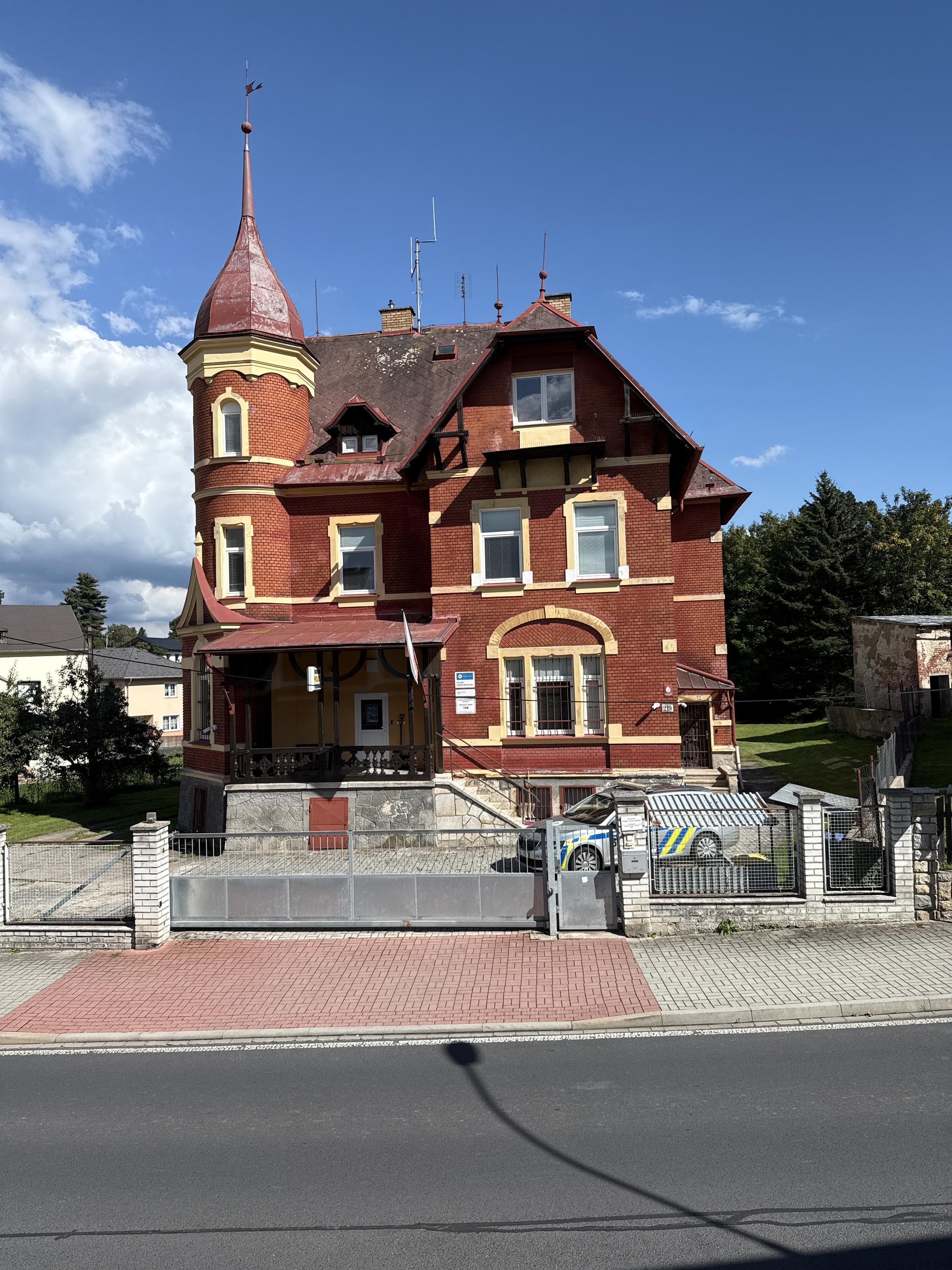 Policie ČR - Obvodní oddělení Plesná foto 3