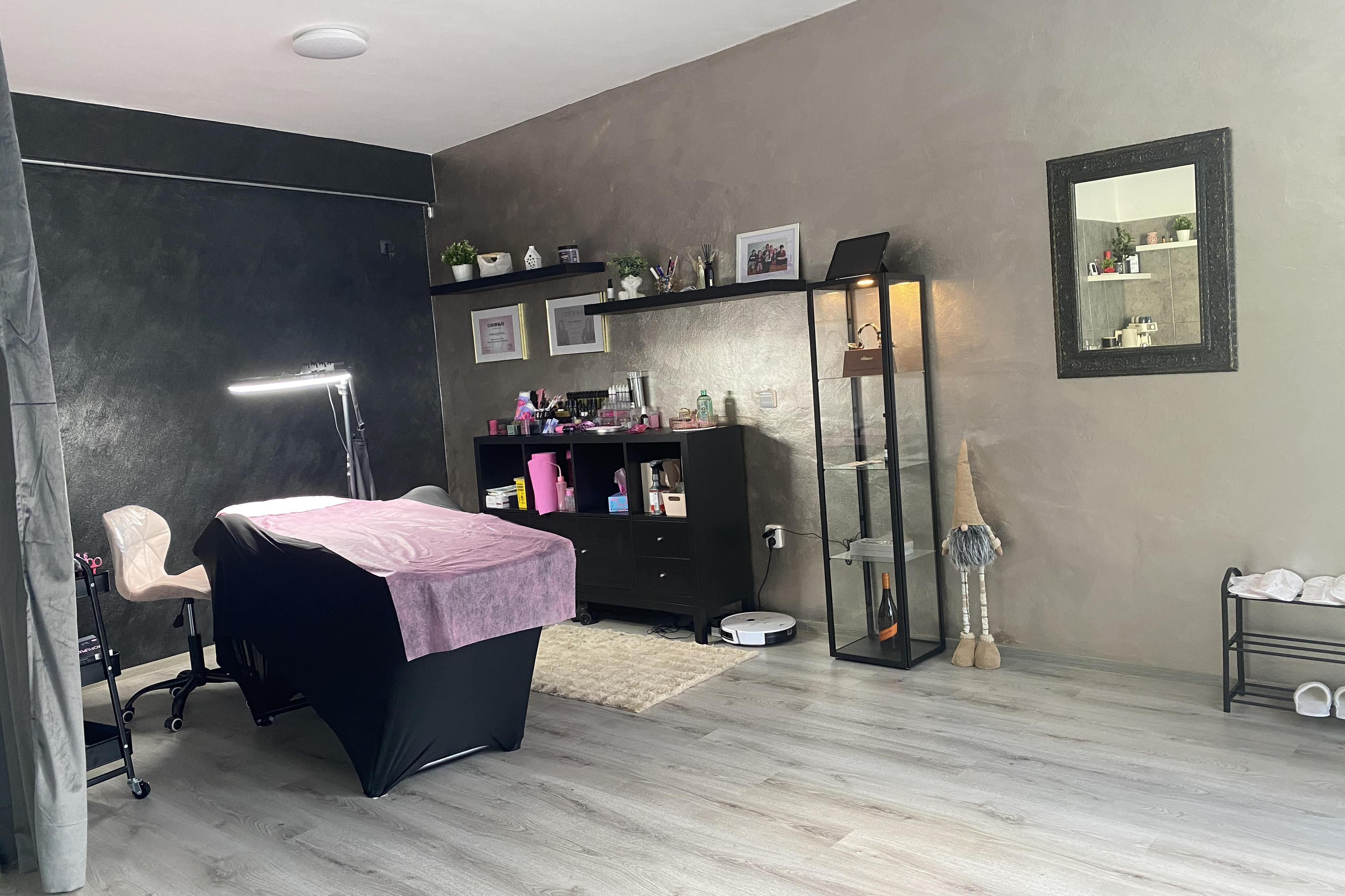 BROWS by Hana Gottvald