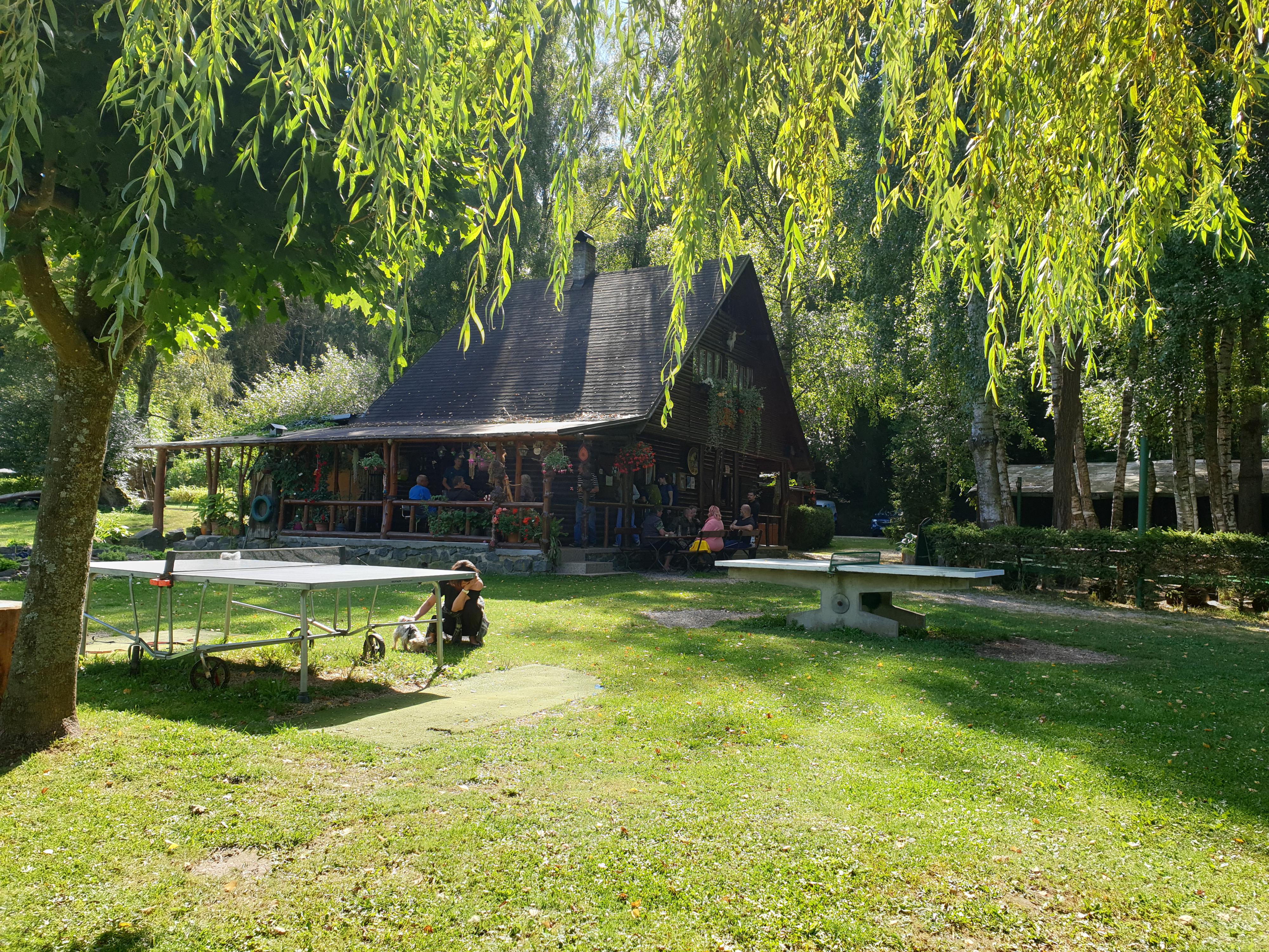 Občerstvení SALOON foto 4