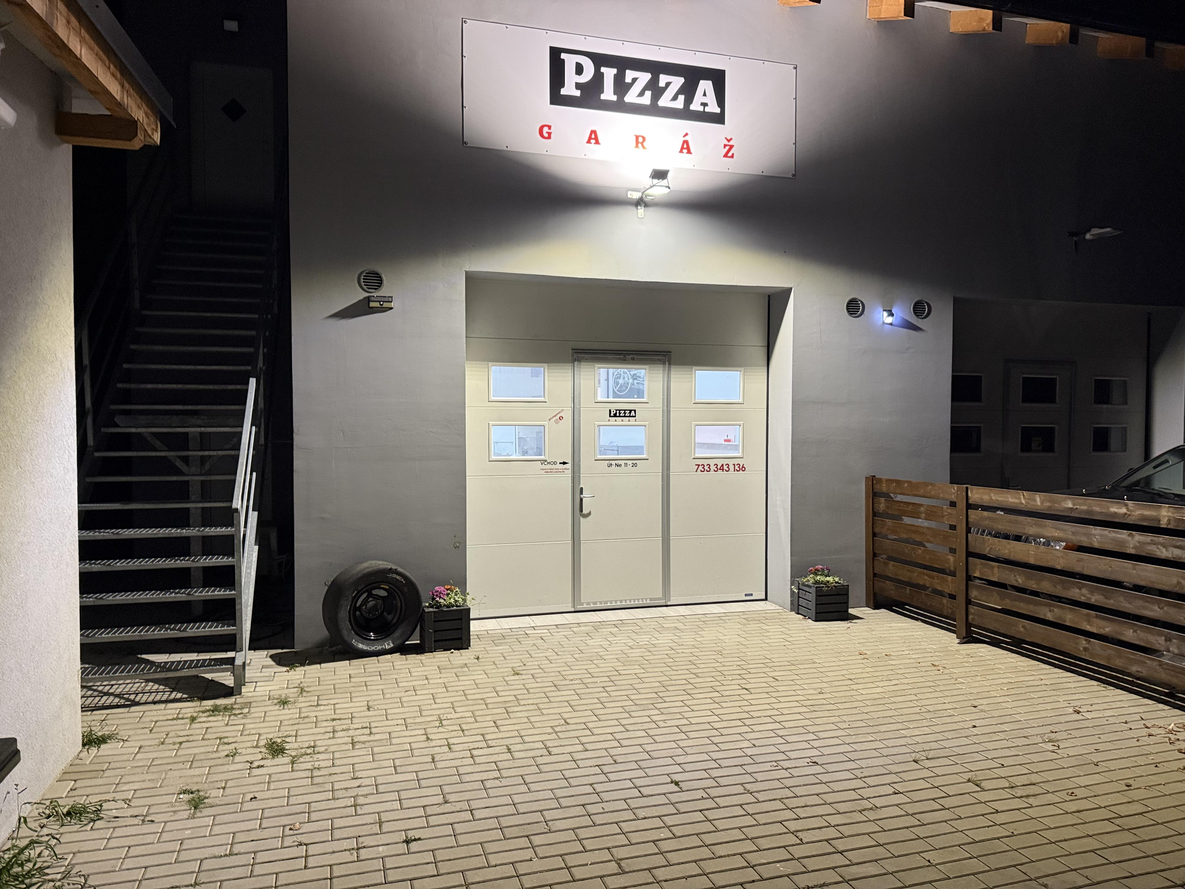 Pizza Garáž foto 2
