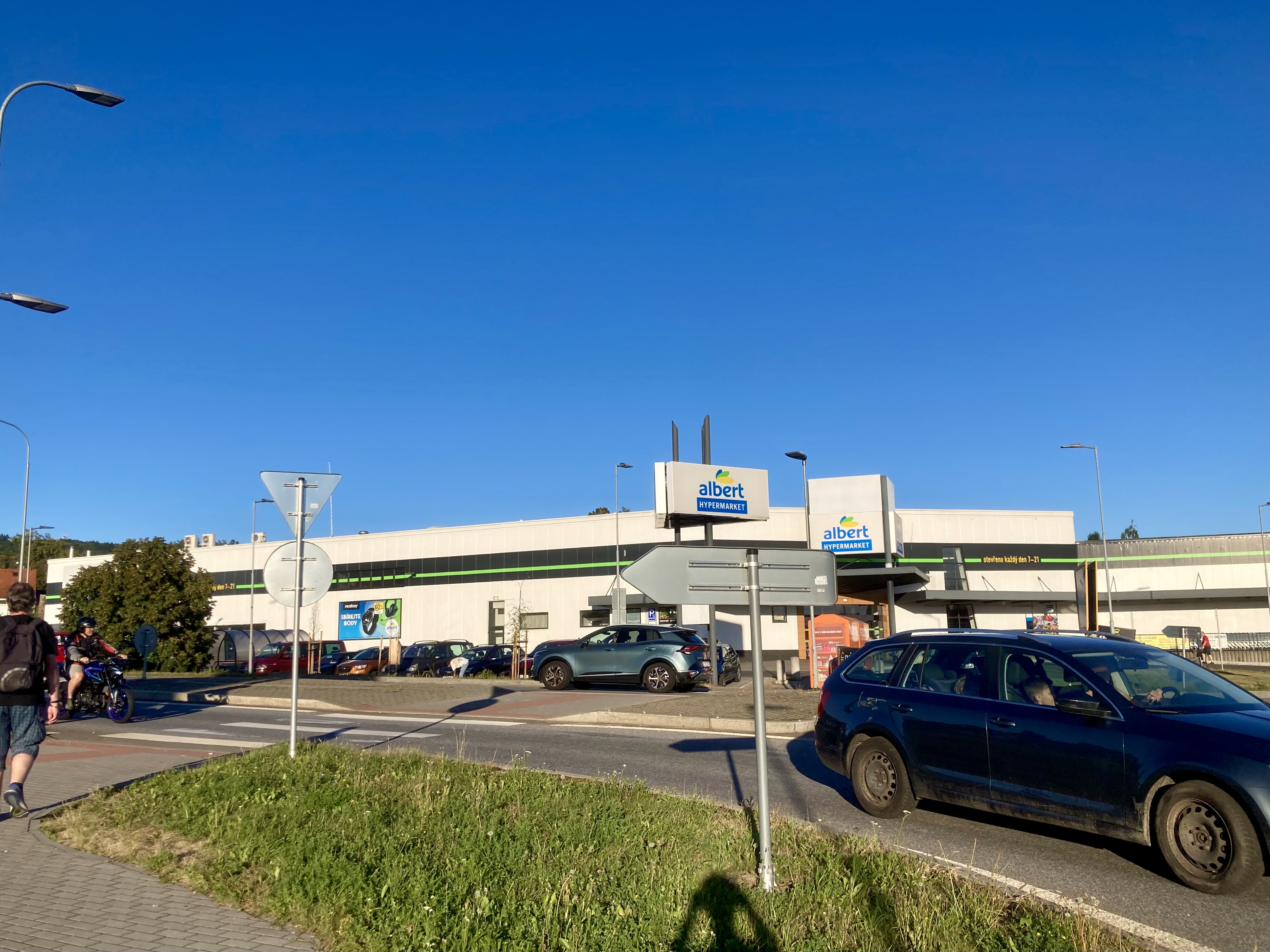 Albert Hypermarket foto 6