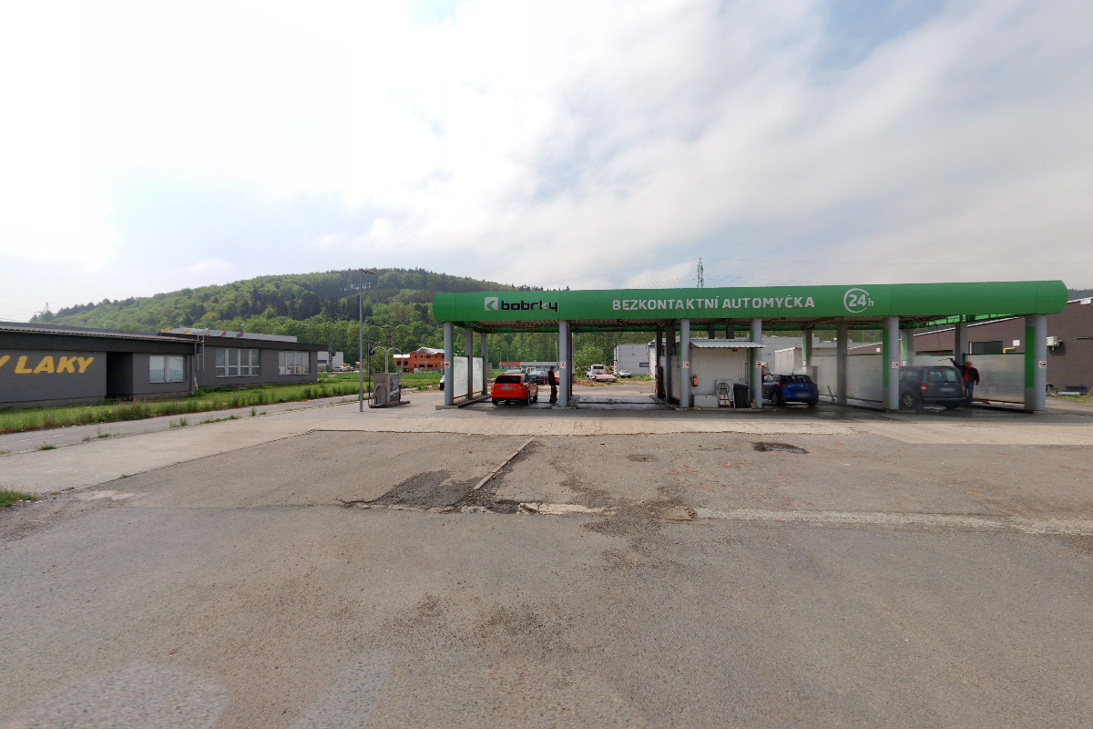 Bobrky Bezkontaktní automyčka