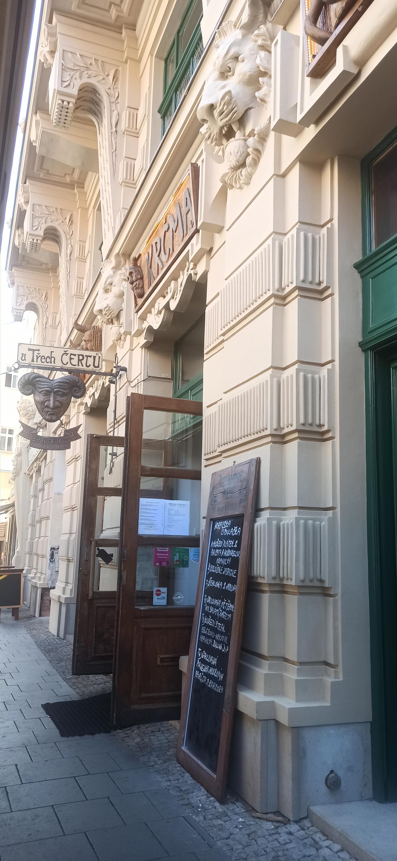 Restaurace U Třech čertů foto 2