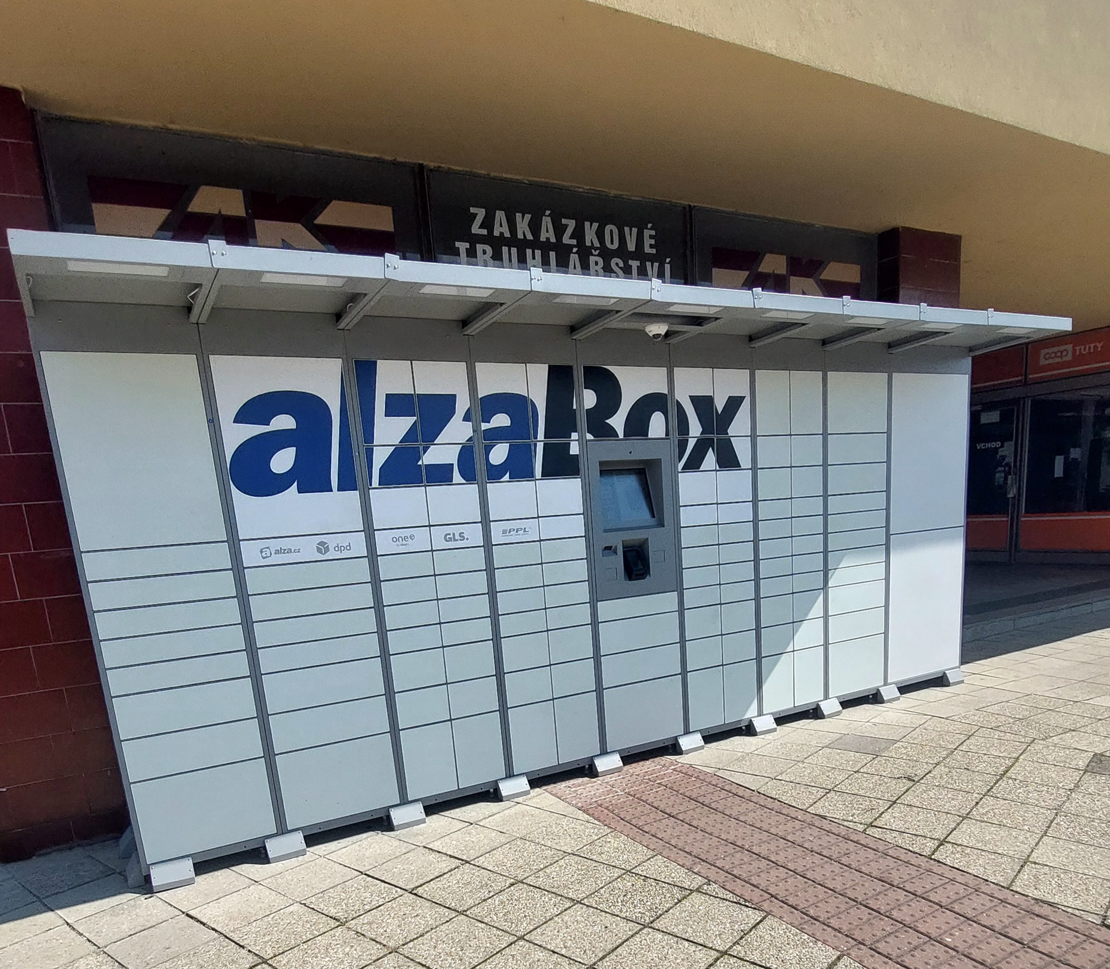 AlzaBox foto 2