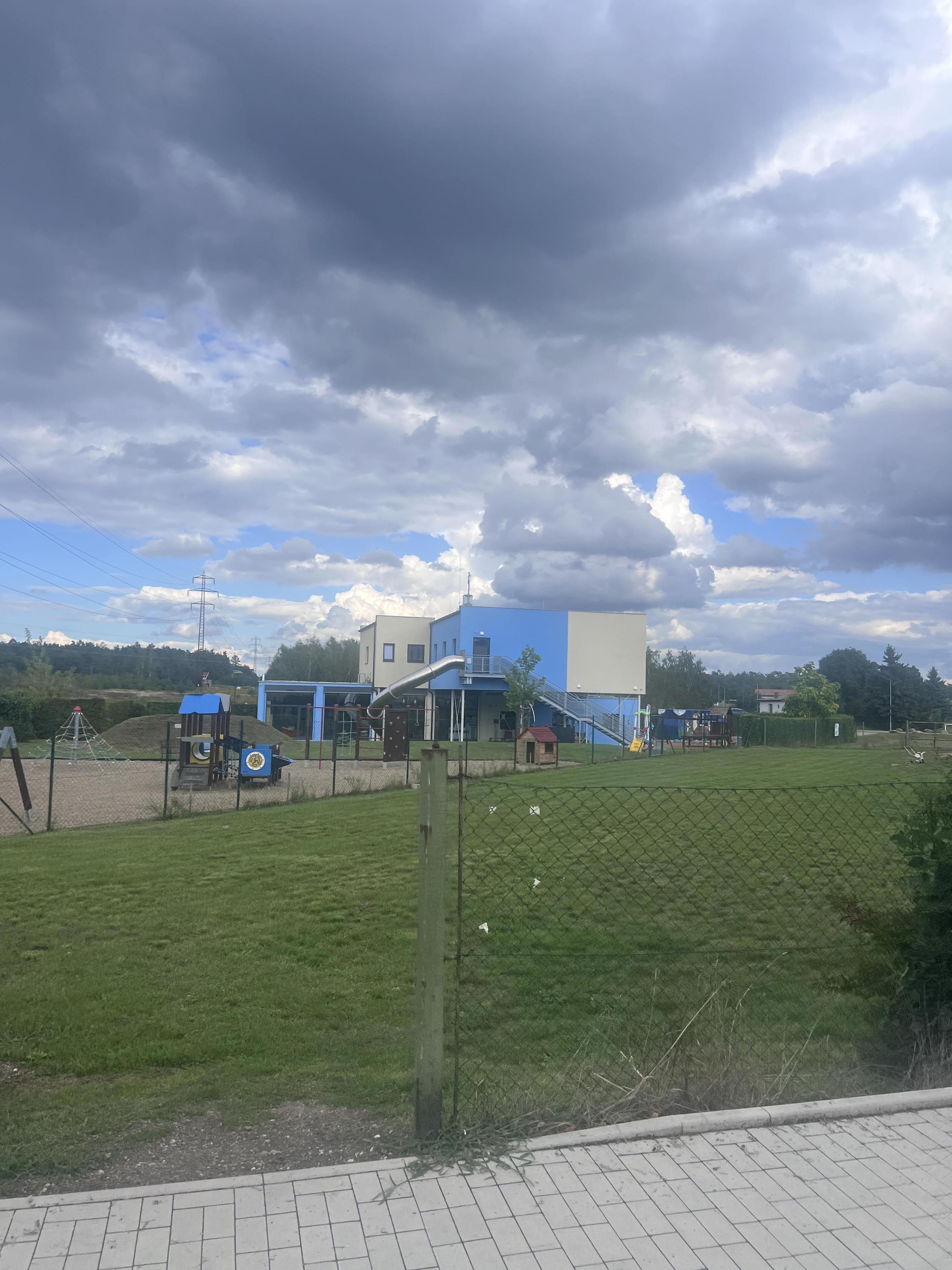 MŠ Káraný foto 2