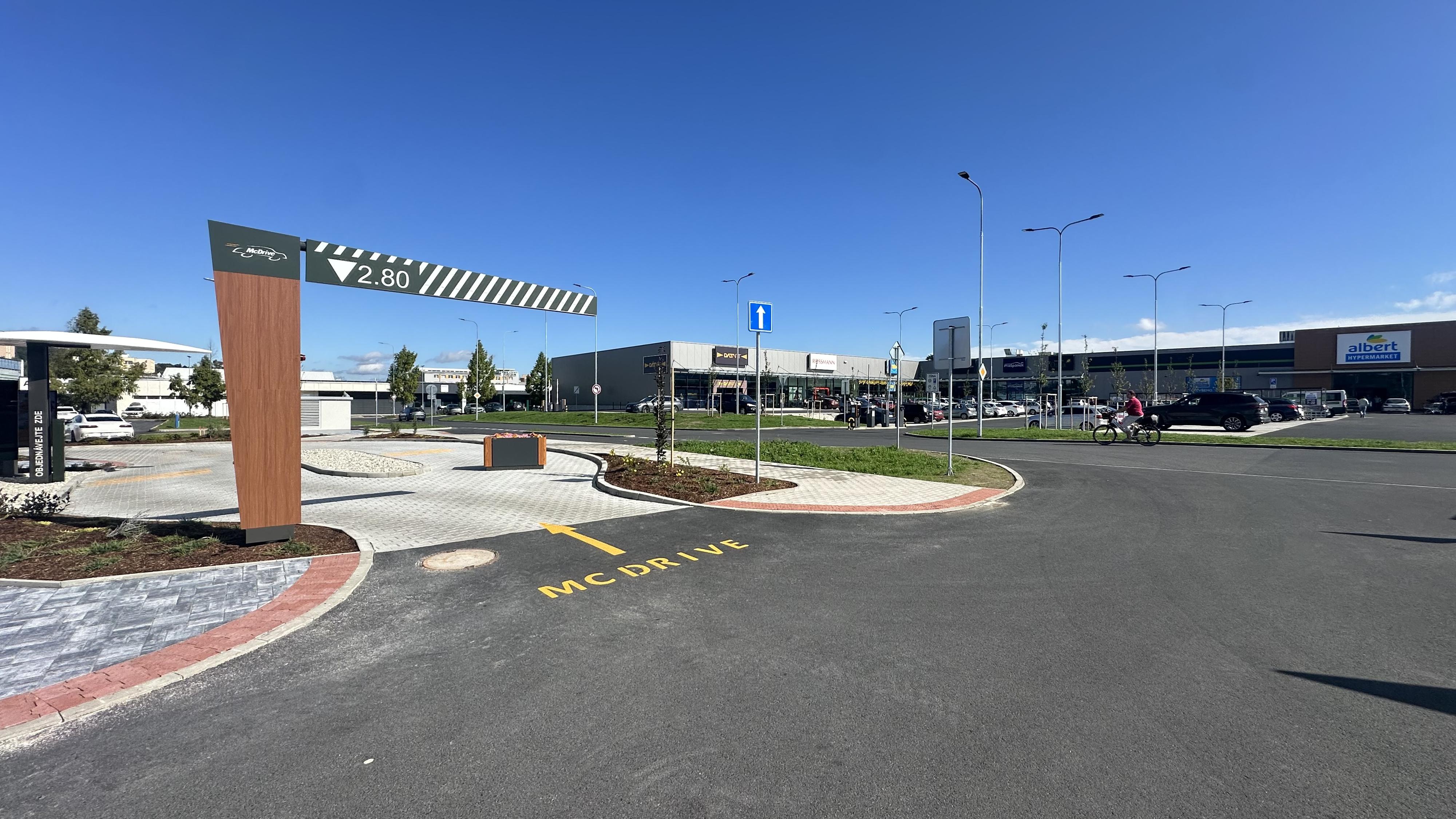Retail Strakonice - obchodní zóna Strakonice foto 4