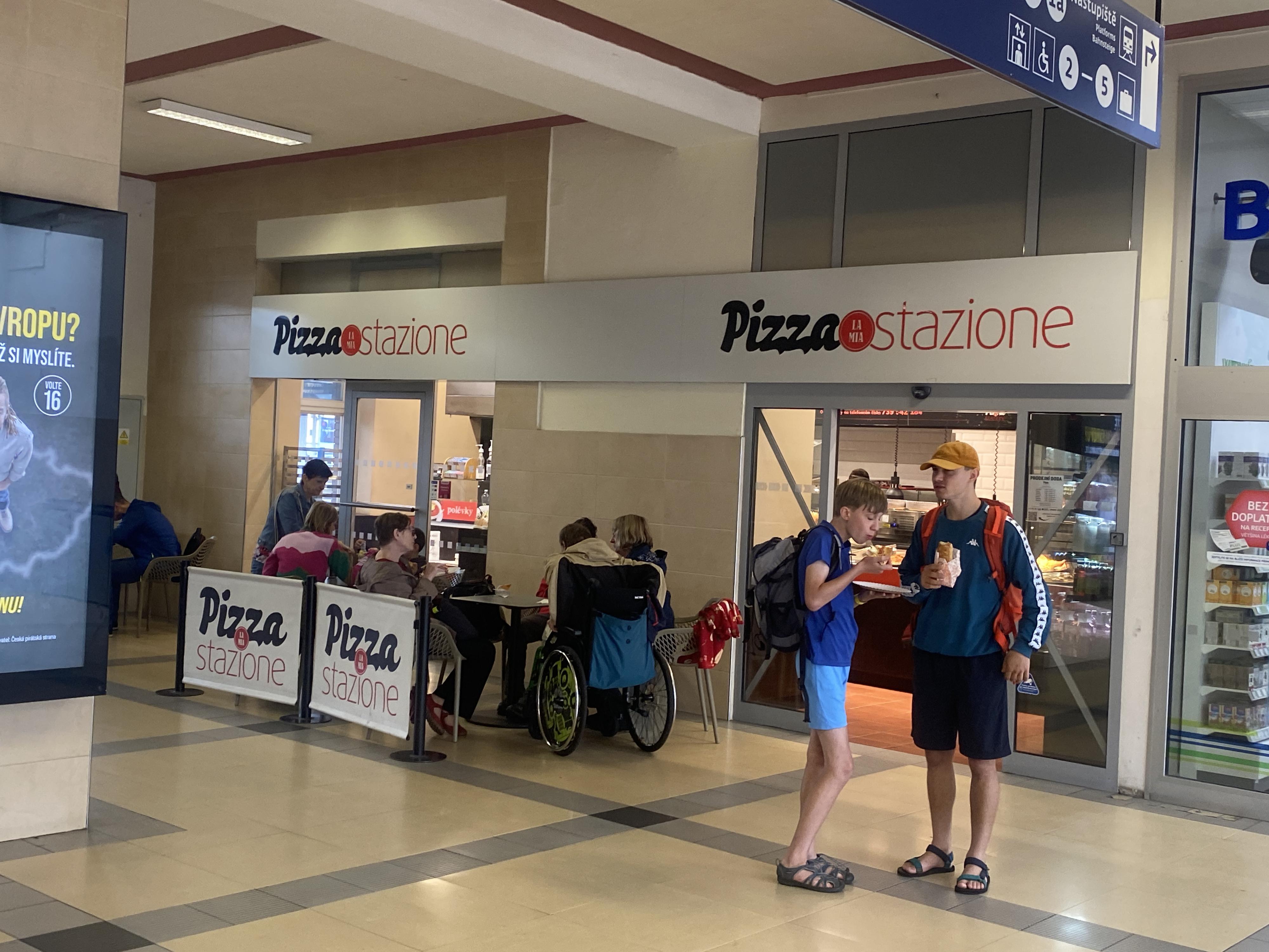 Pizza Lamia stazione foto 2