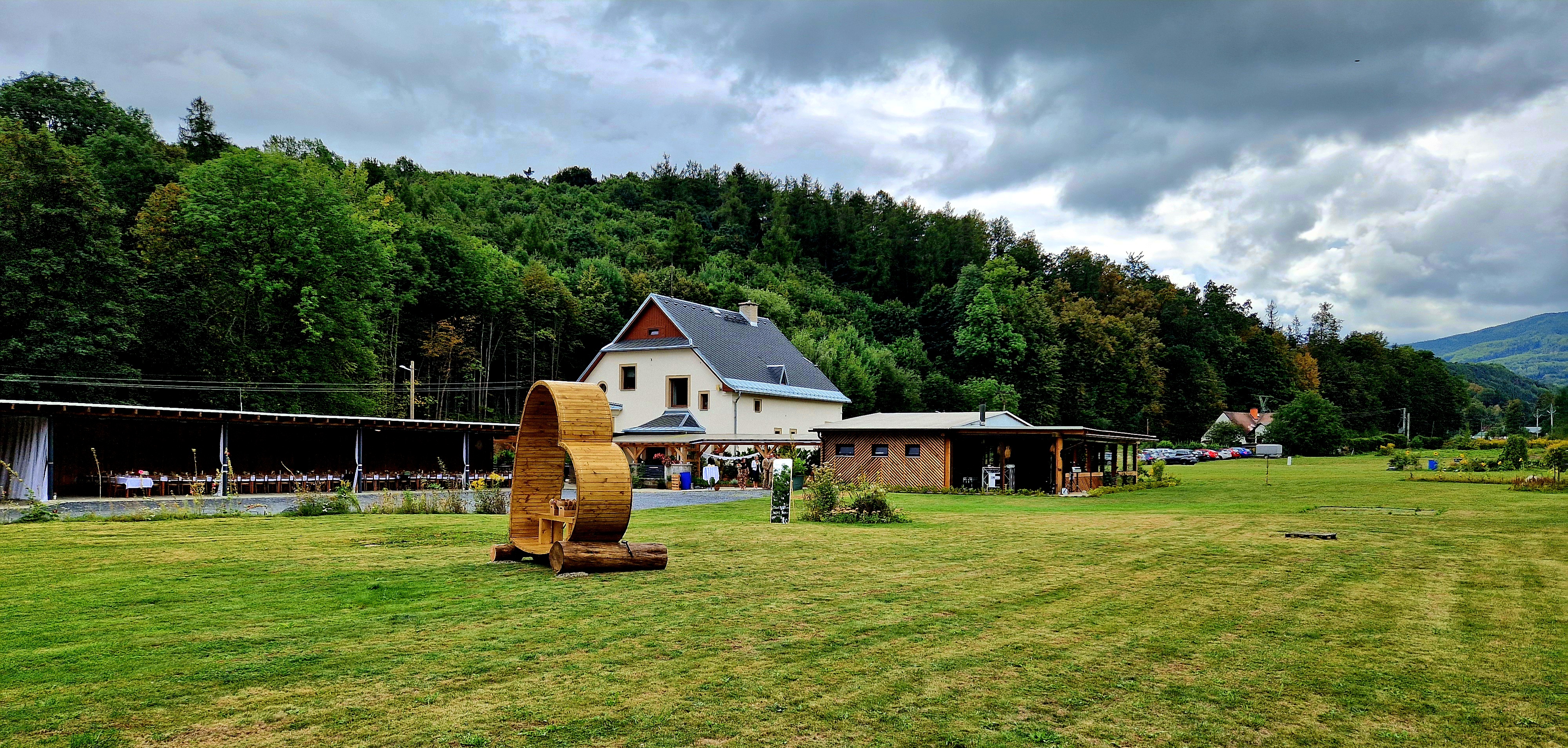 Erlenův Dvůr foto 2