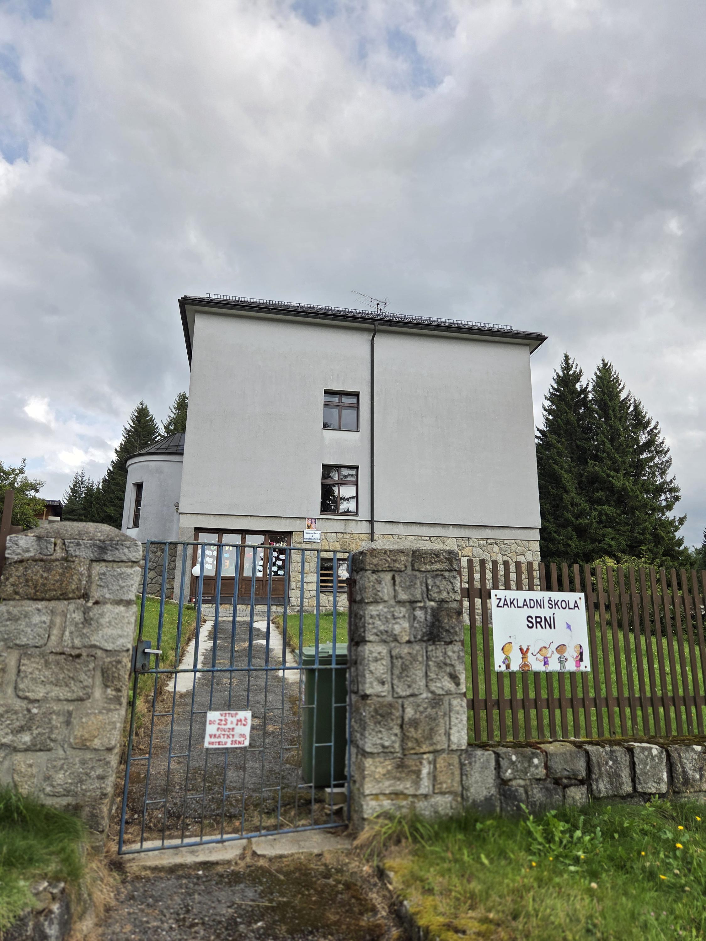 ZŠ Srní, okres Klatovy foto 3