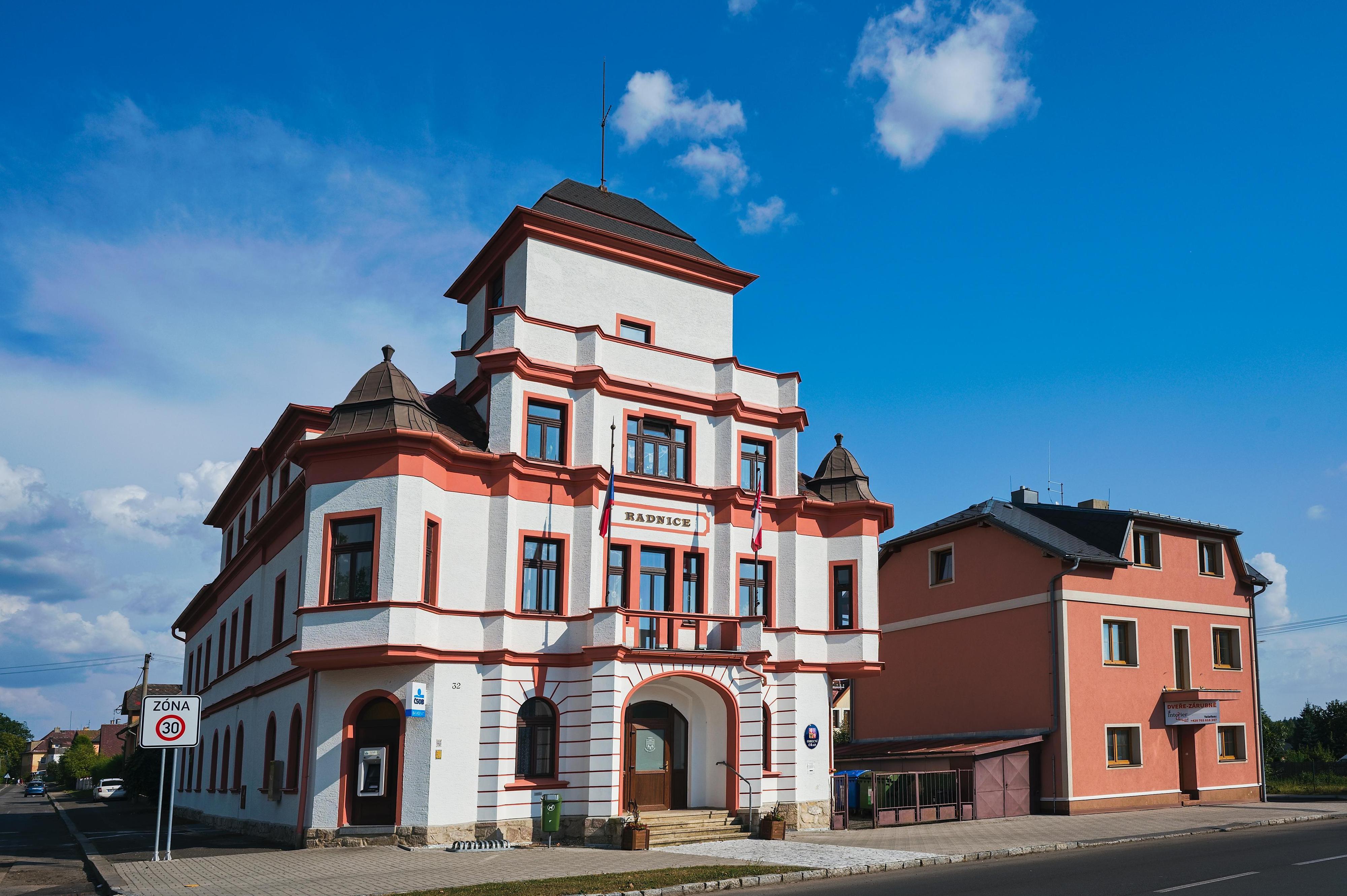 Velká Hleďsebe - obecní úřad foto 4