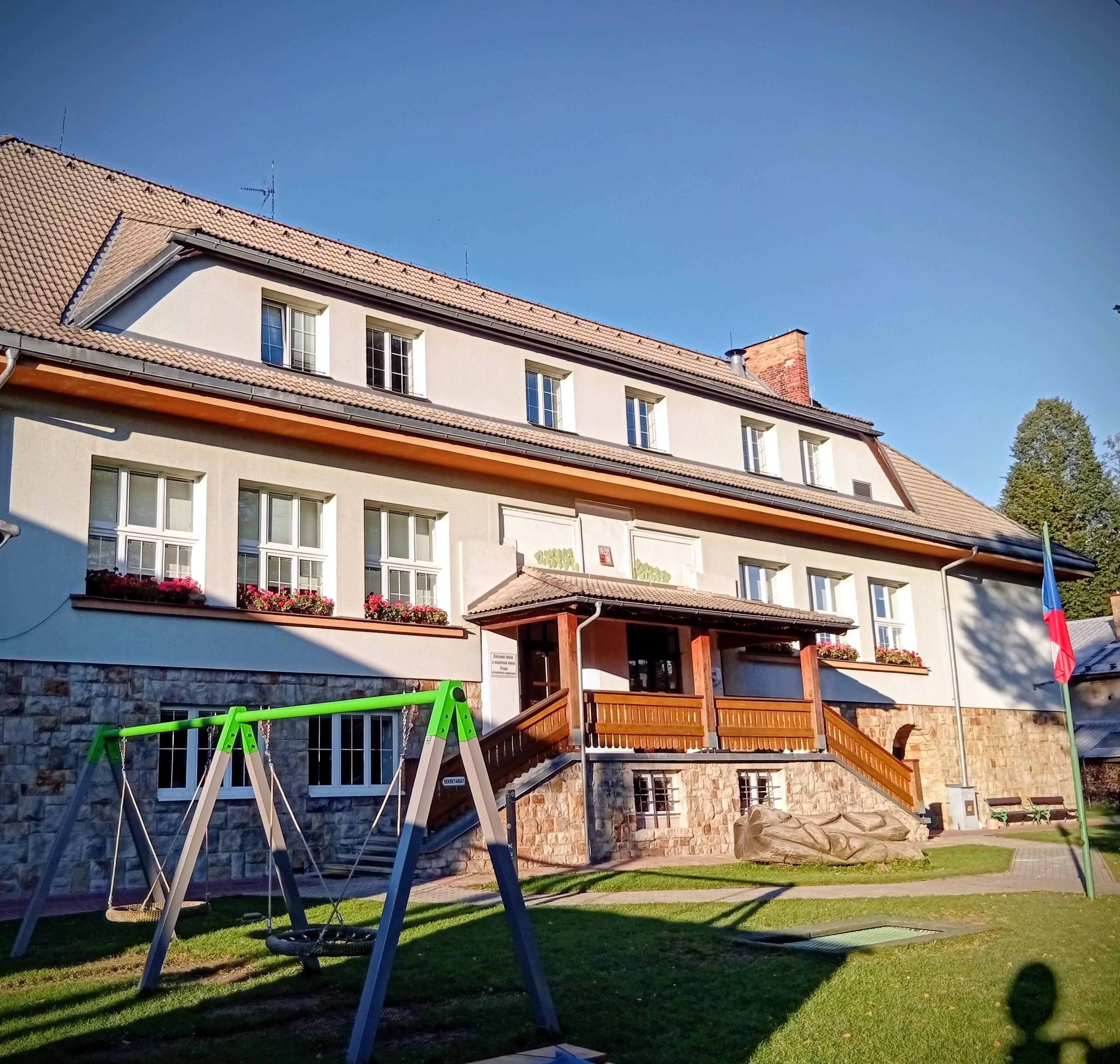 Základní škola a mateřská škola Písek foto 2
