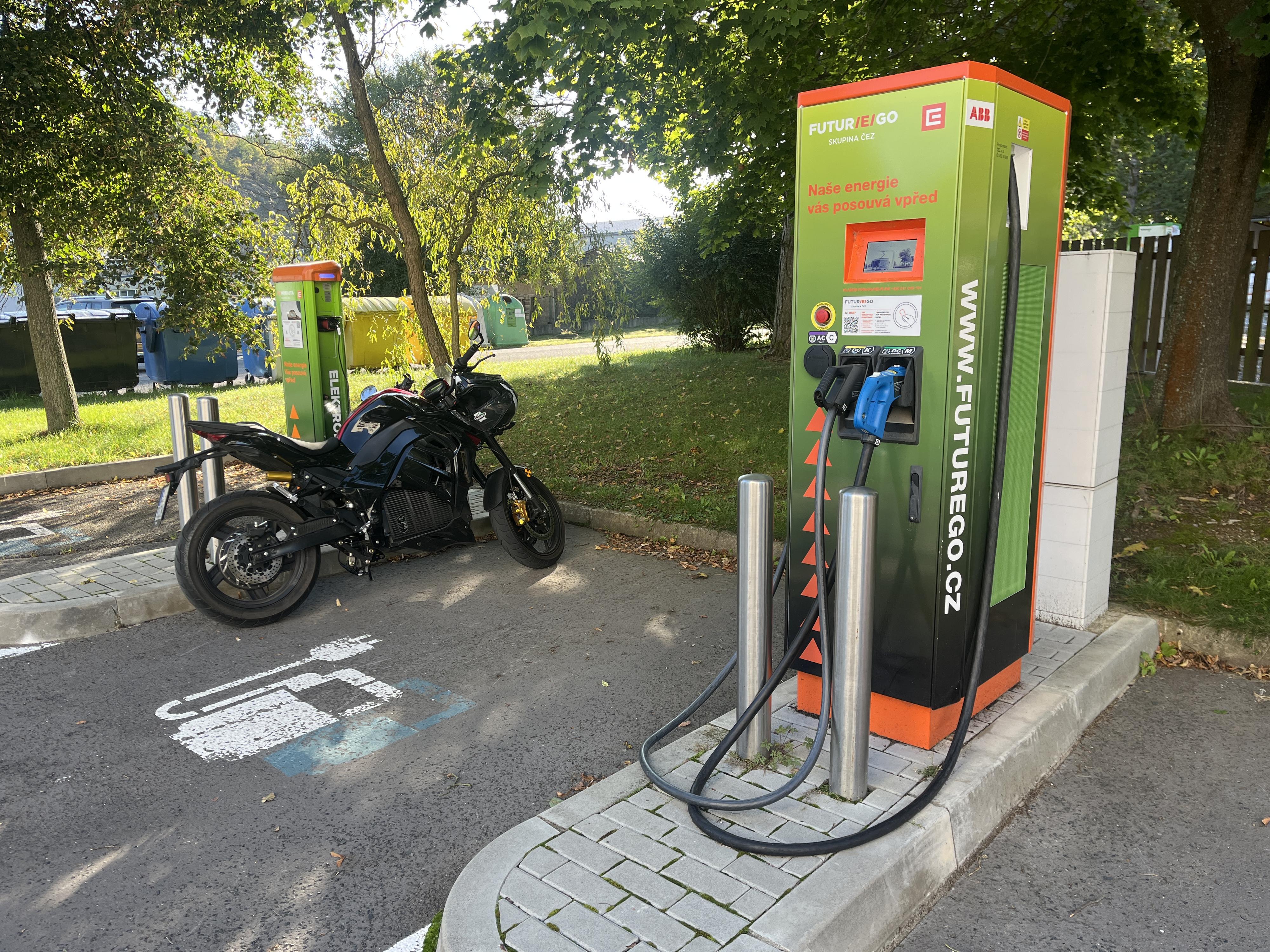 Nabíjecí stanice ČEZ