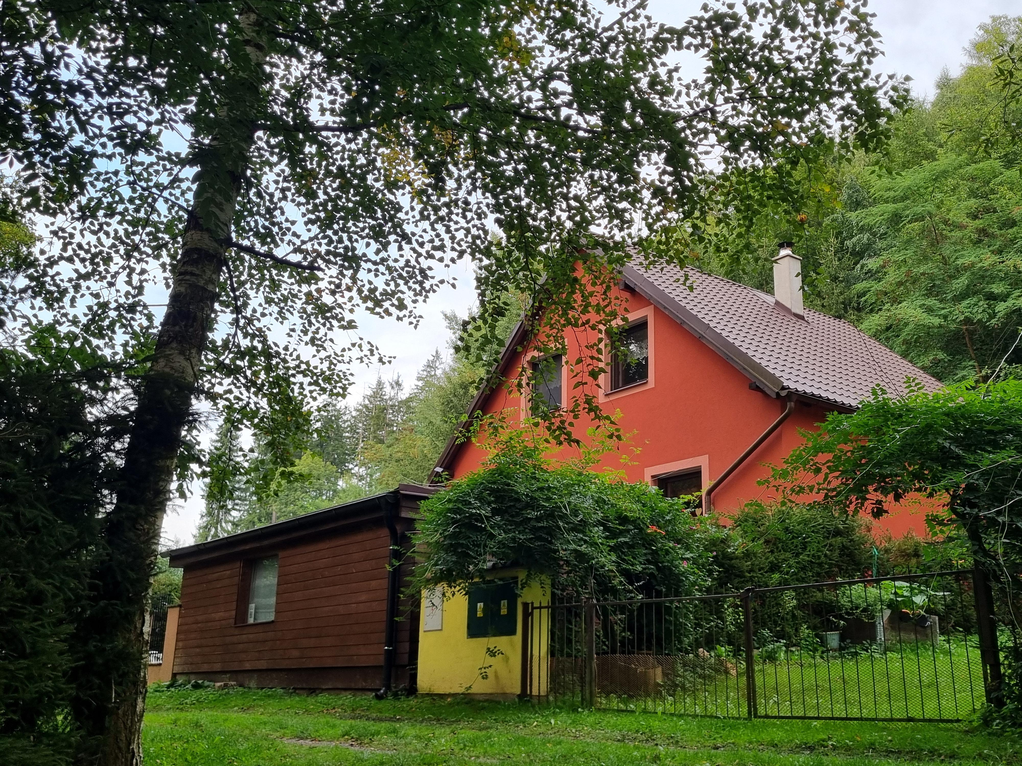 Chata na řece Sázavě