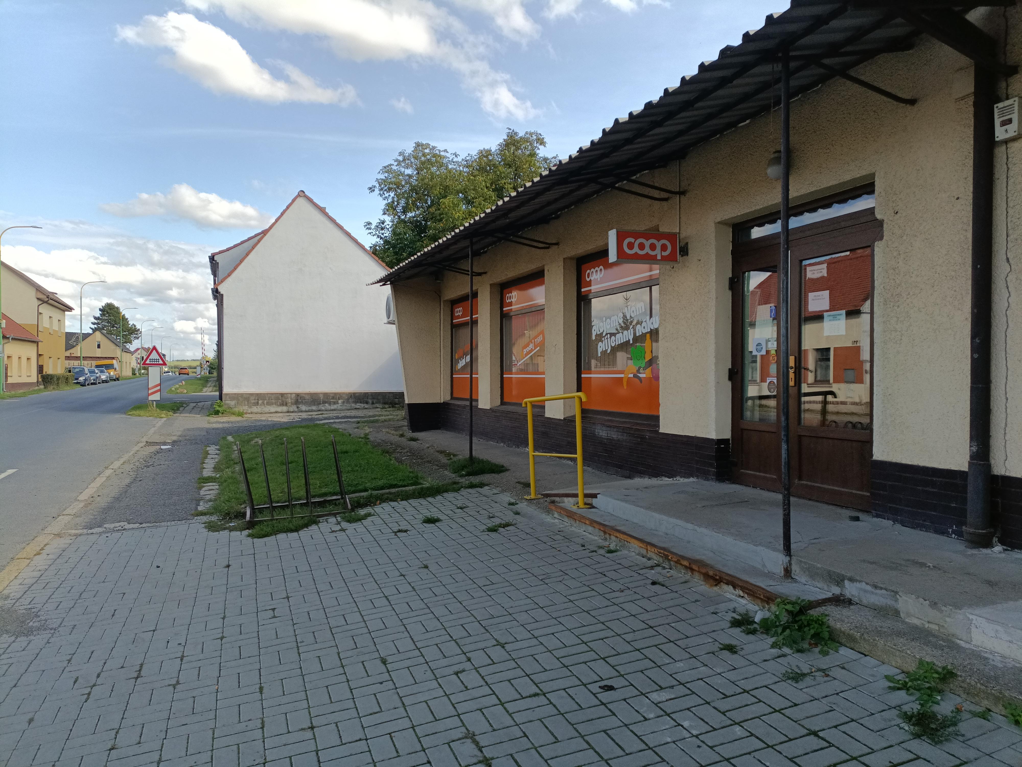 JEDNOTA, spotřební družstvo v Podbořanech - COOP foto 2
