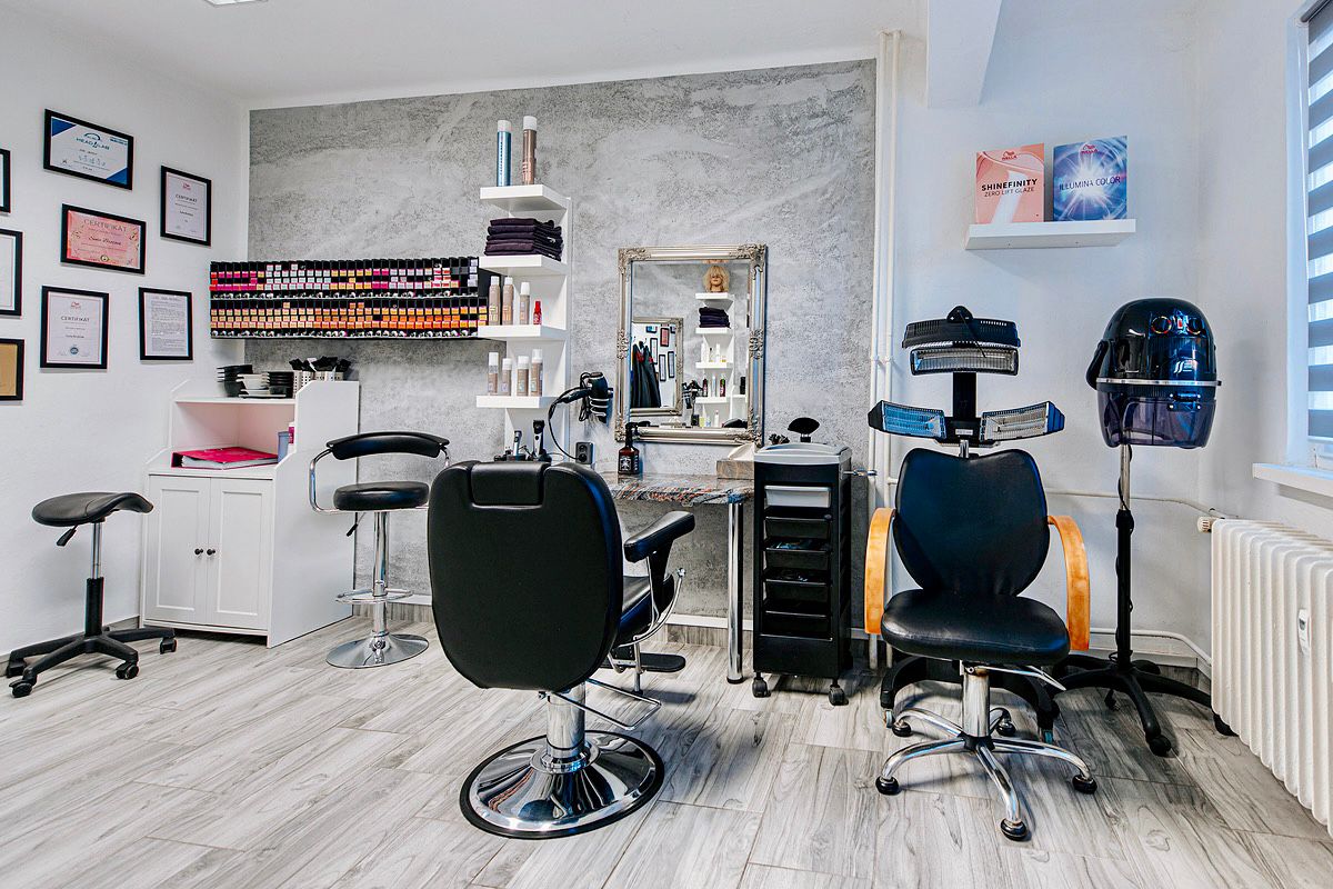 BLACK & WHITE kadeřnictví