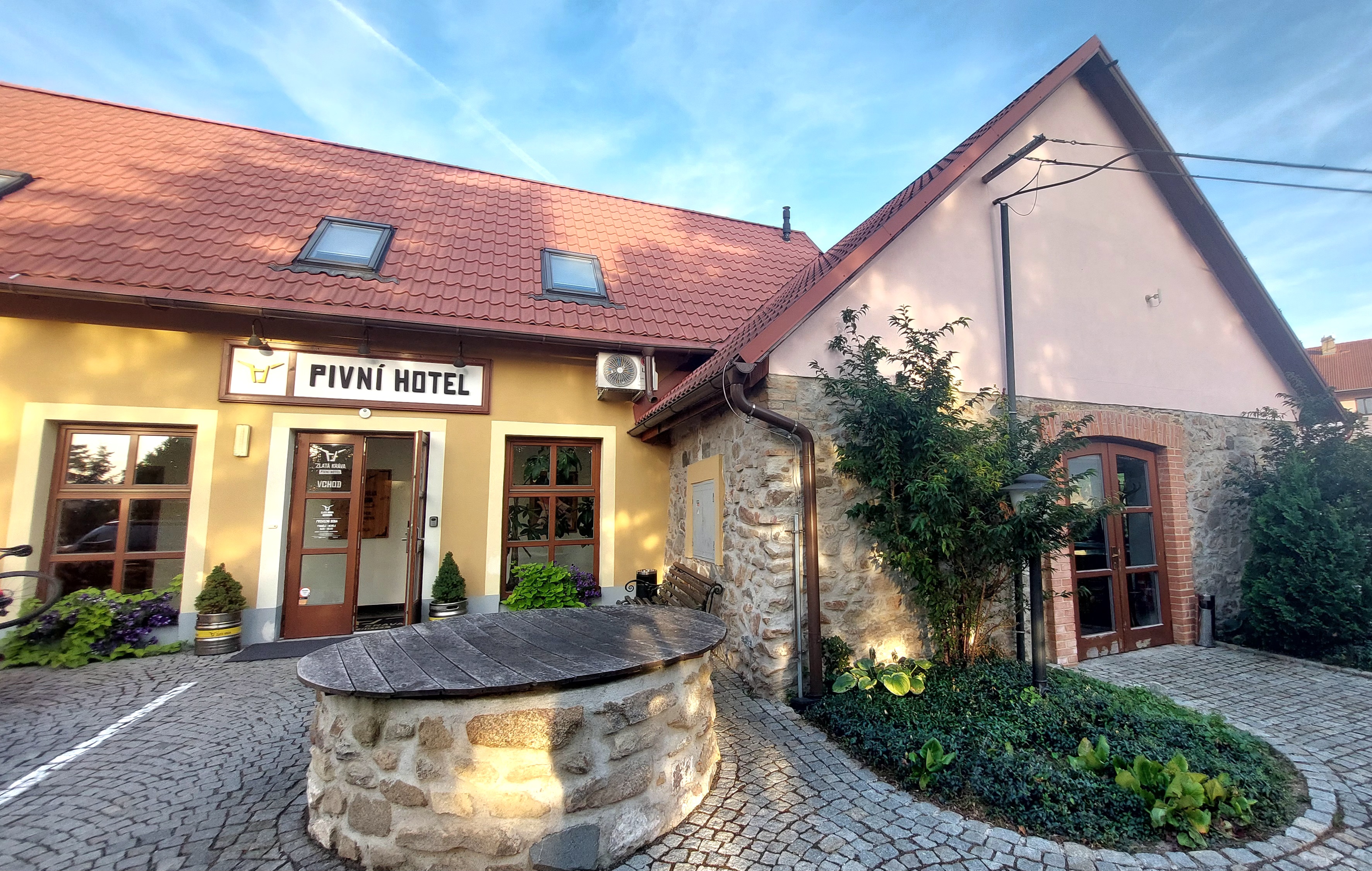 Pivní hotel Zlatá kráva foto 3