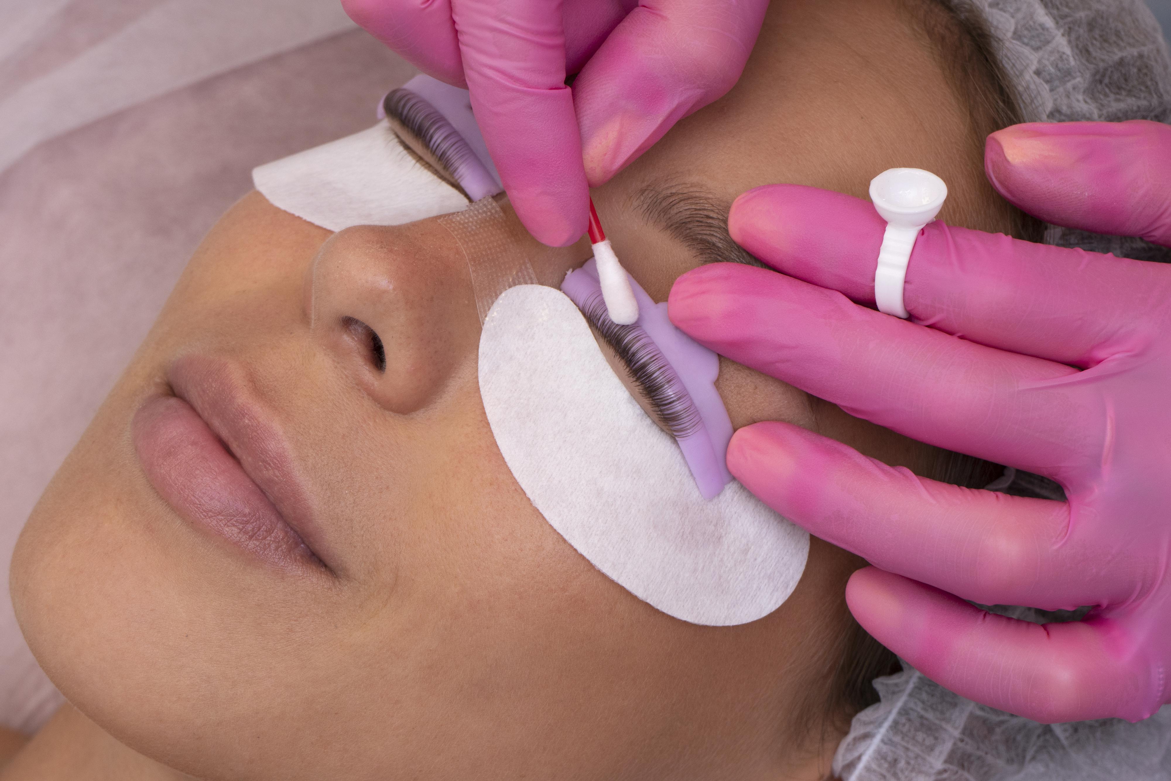 Lash lift a laminace obočí