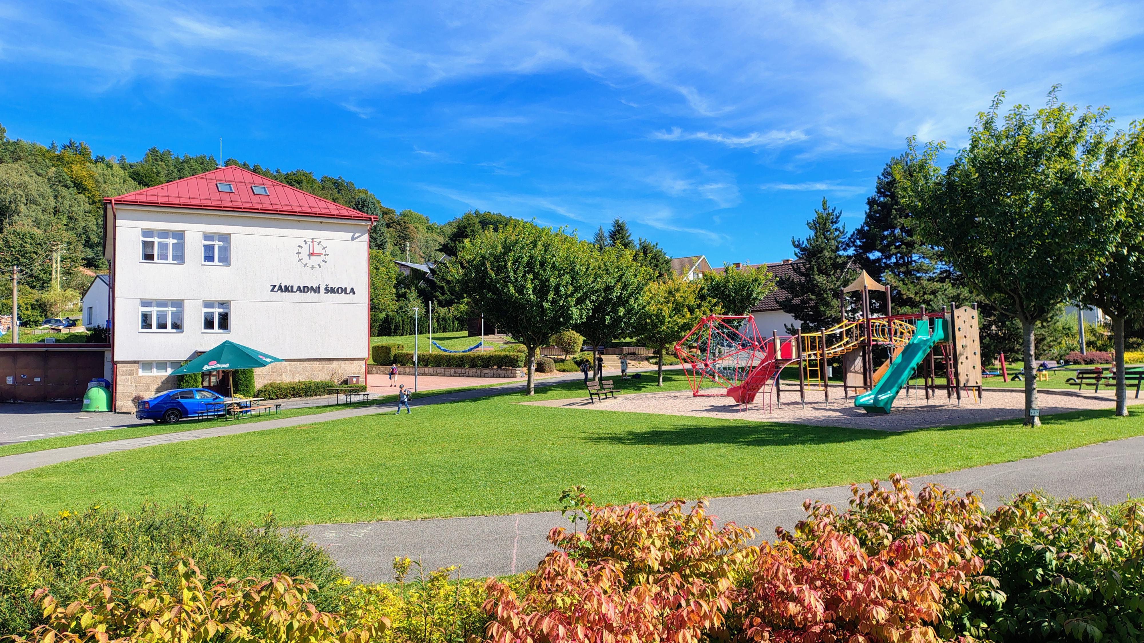 Základní škola Koberovy foto 4