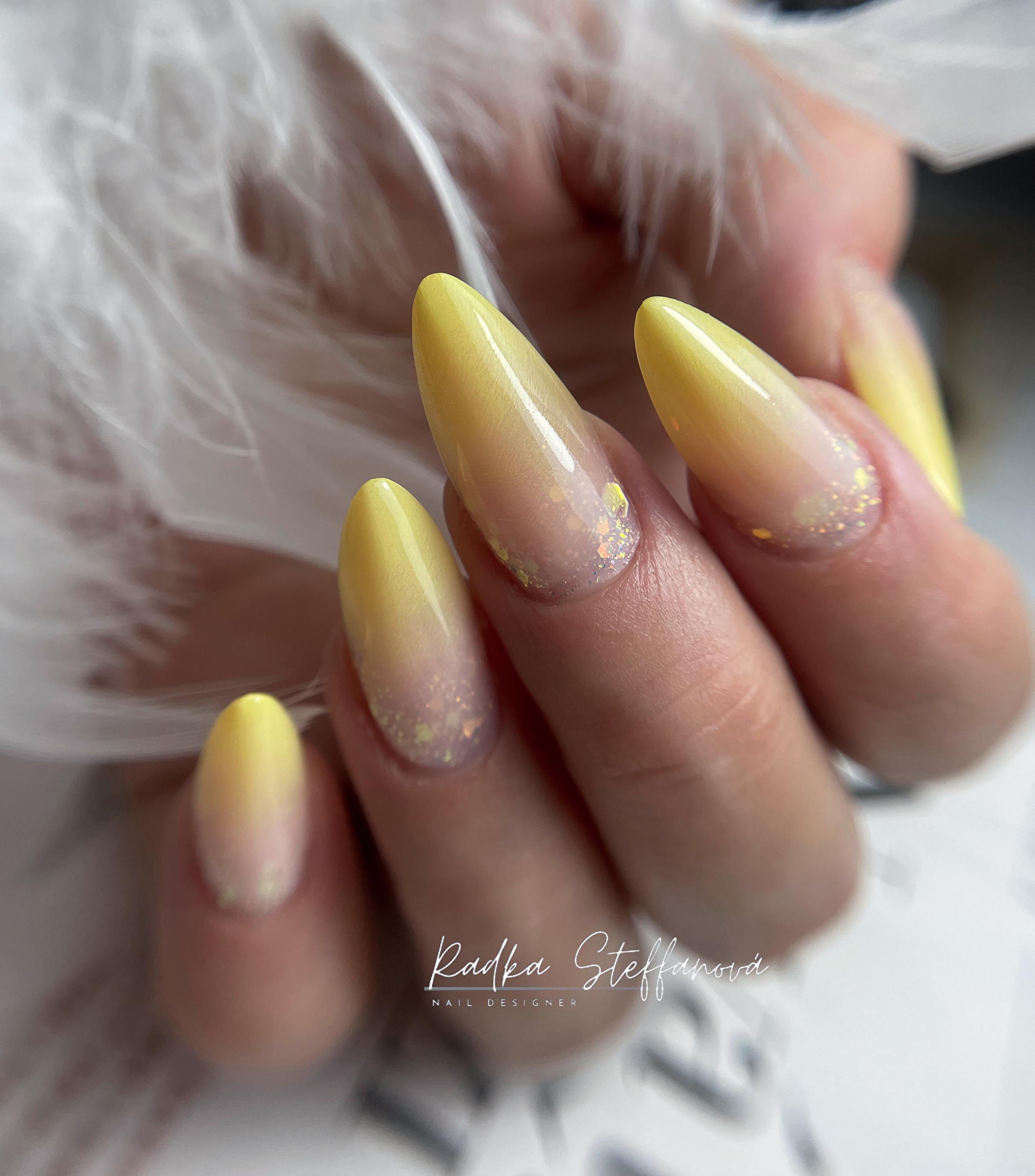 Gelové nehty Radka Steffanová foto 3