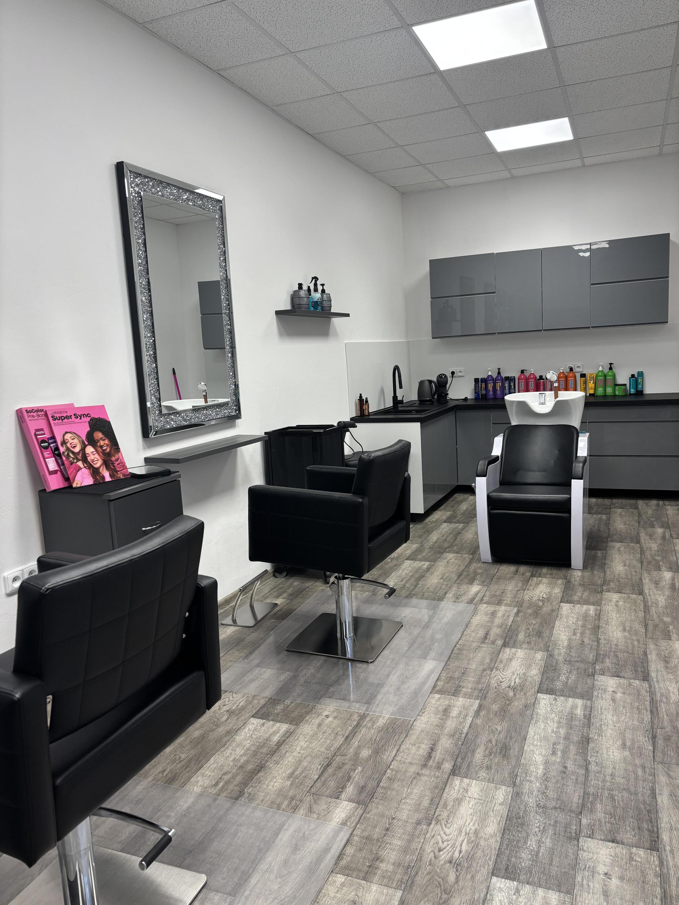 ZUZANELLA salon foto 5