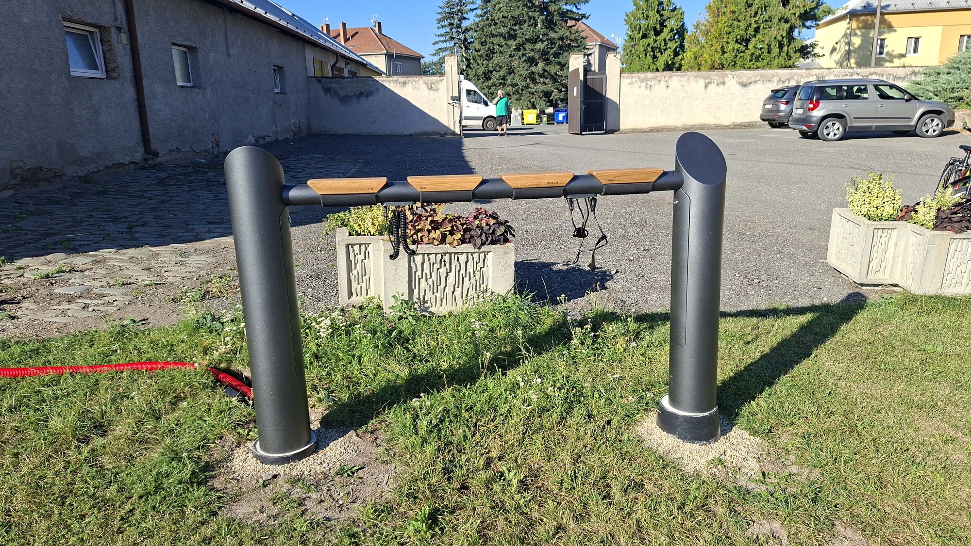 Dobíjecí stanice elektrokol e:bike BAR