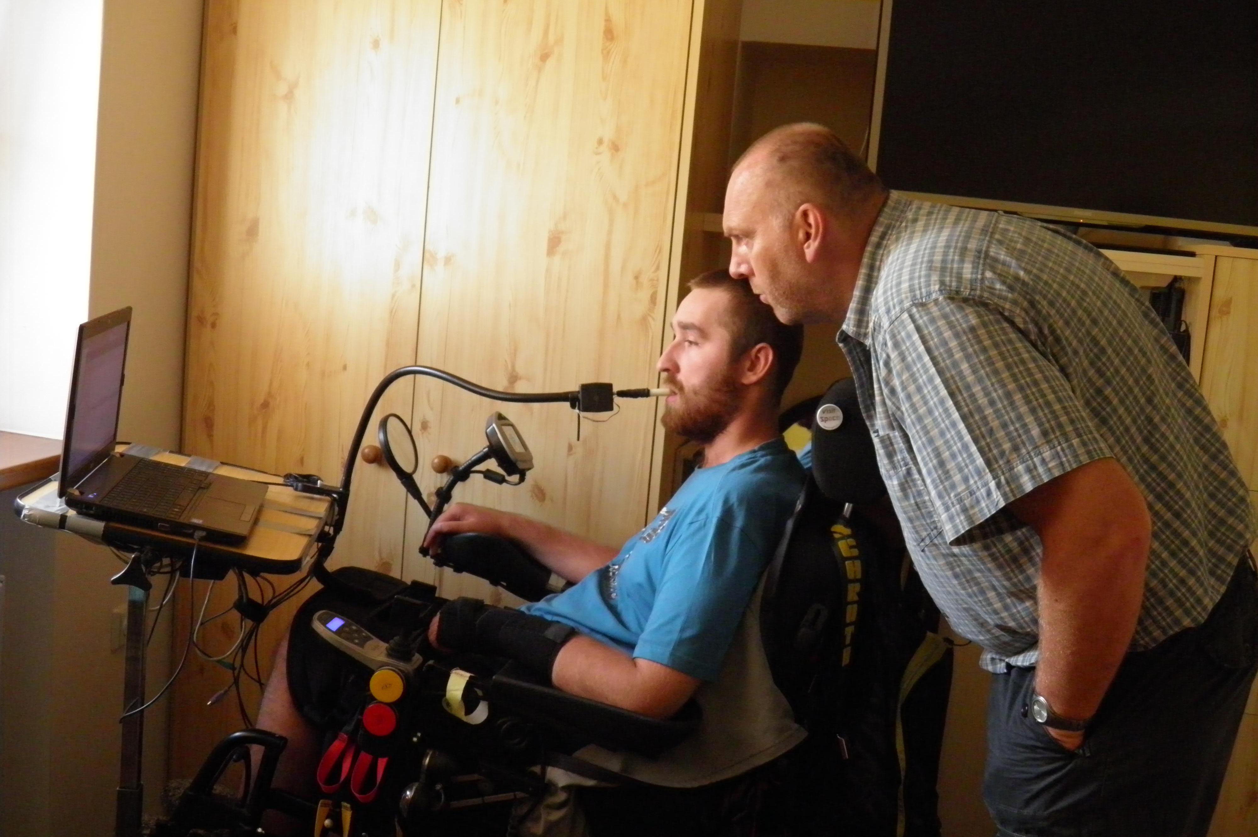 Tango - Daruj hračku