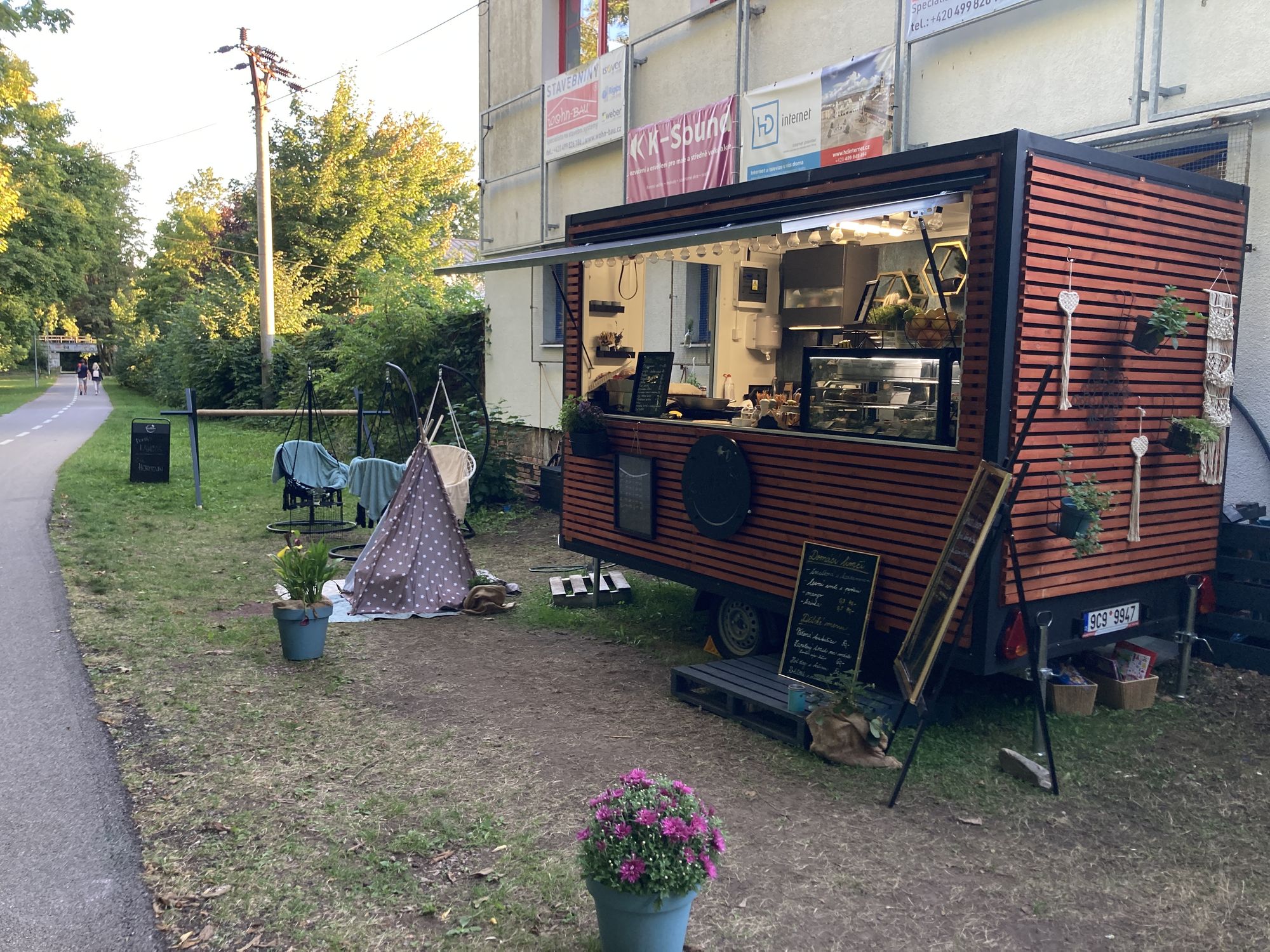 BumbleBee Bistro foto 1