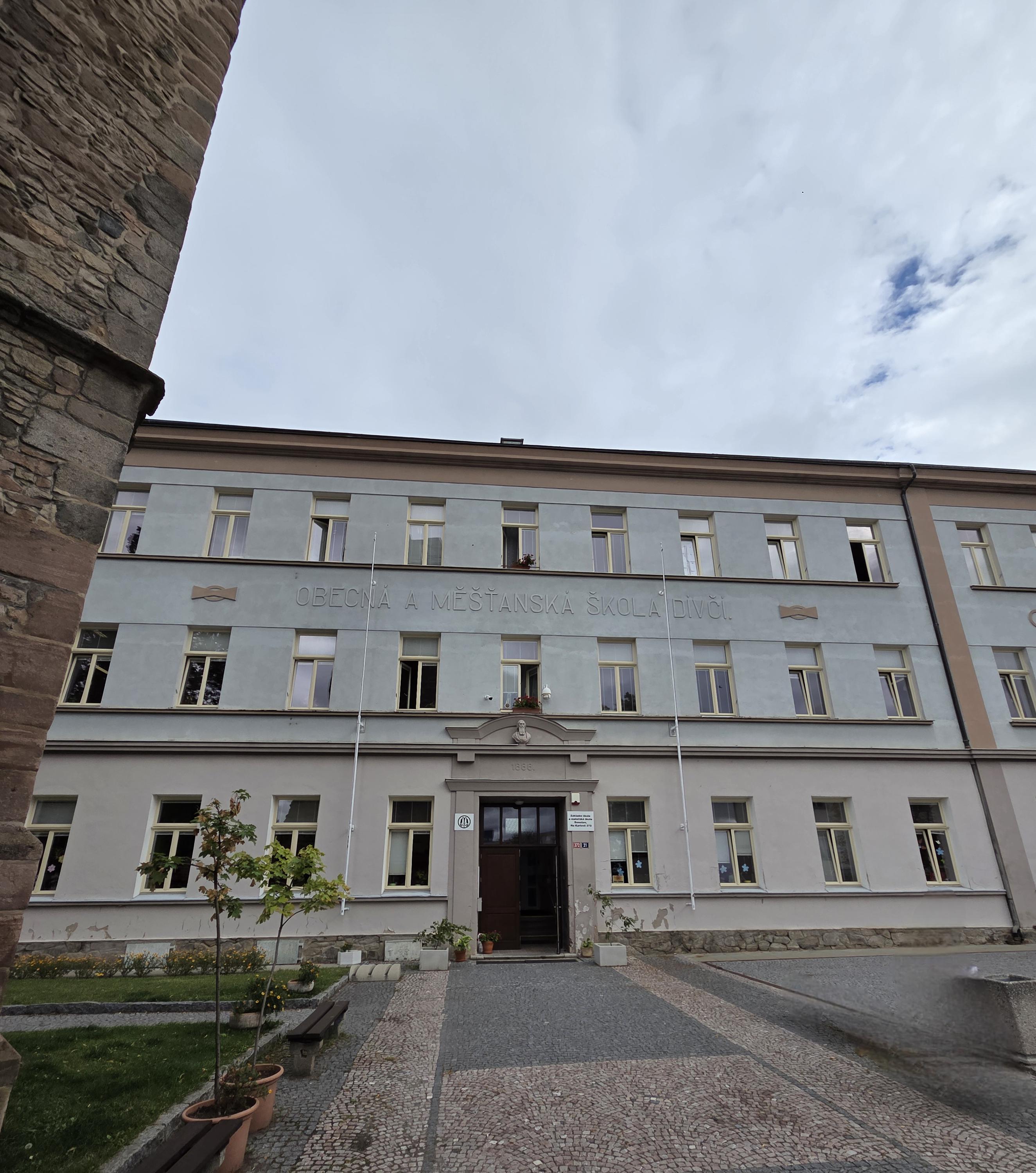 ZŠ a MŠ Benešov foto 5