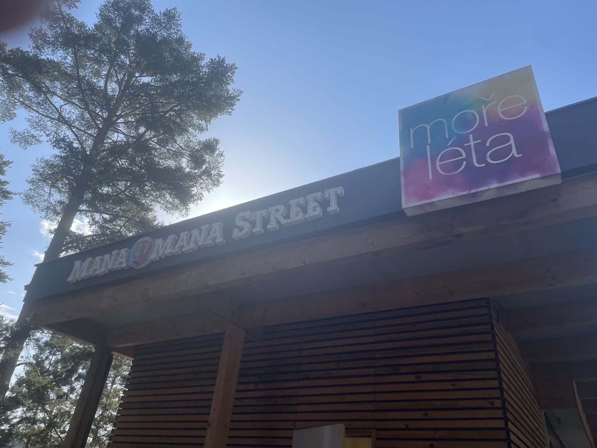 Mana @ Mana street foto 2